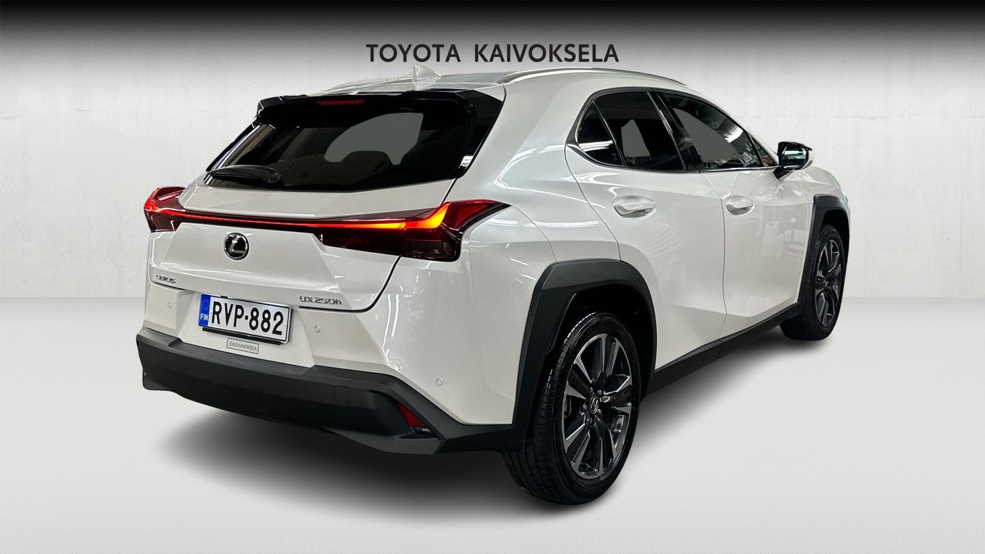 Lexus UX 7