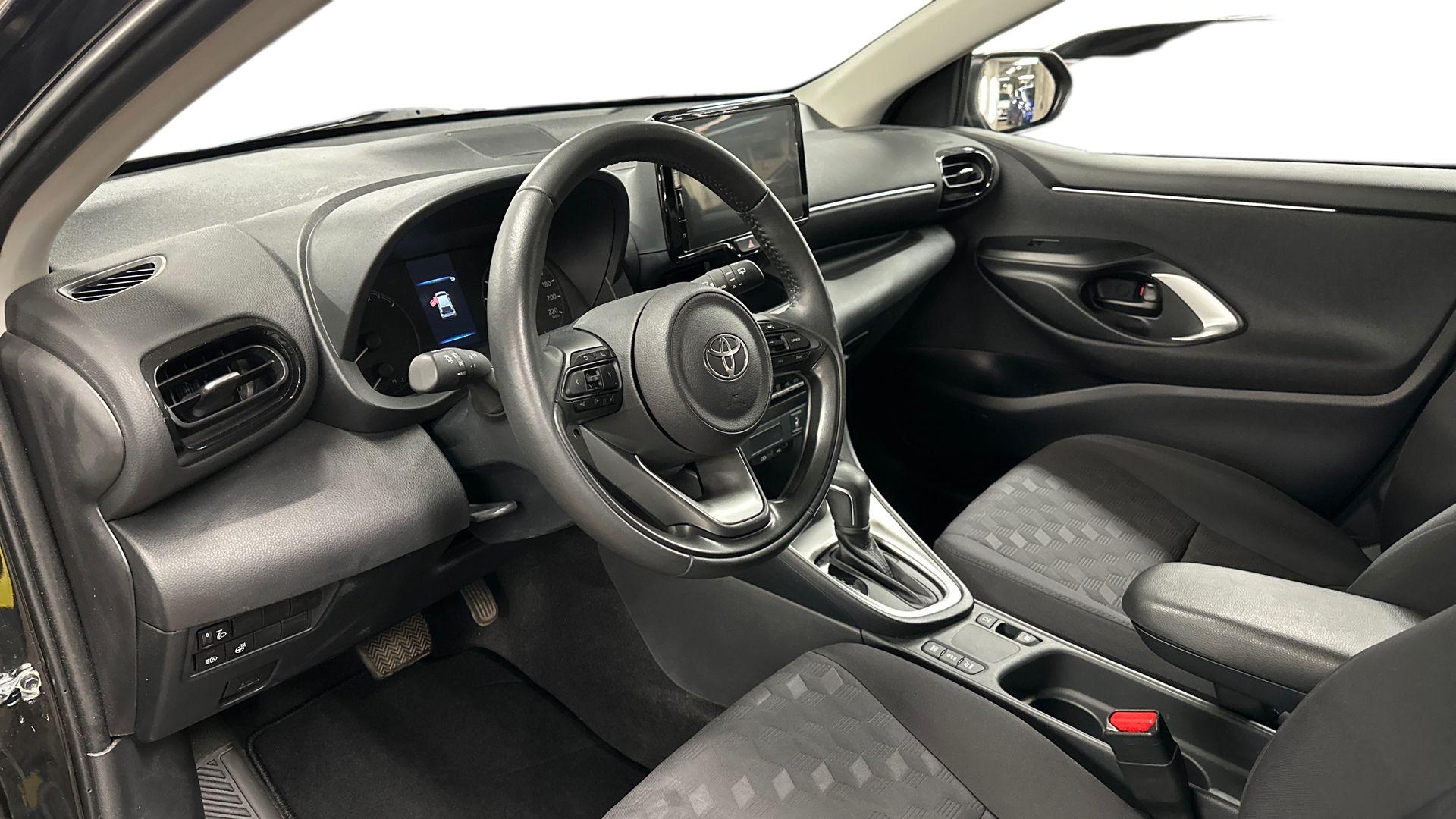 Toyota Yaris 8
