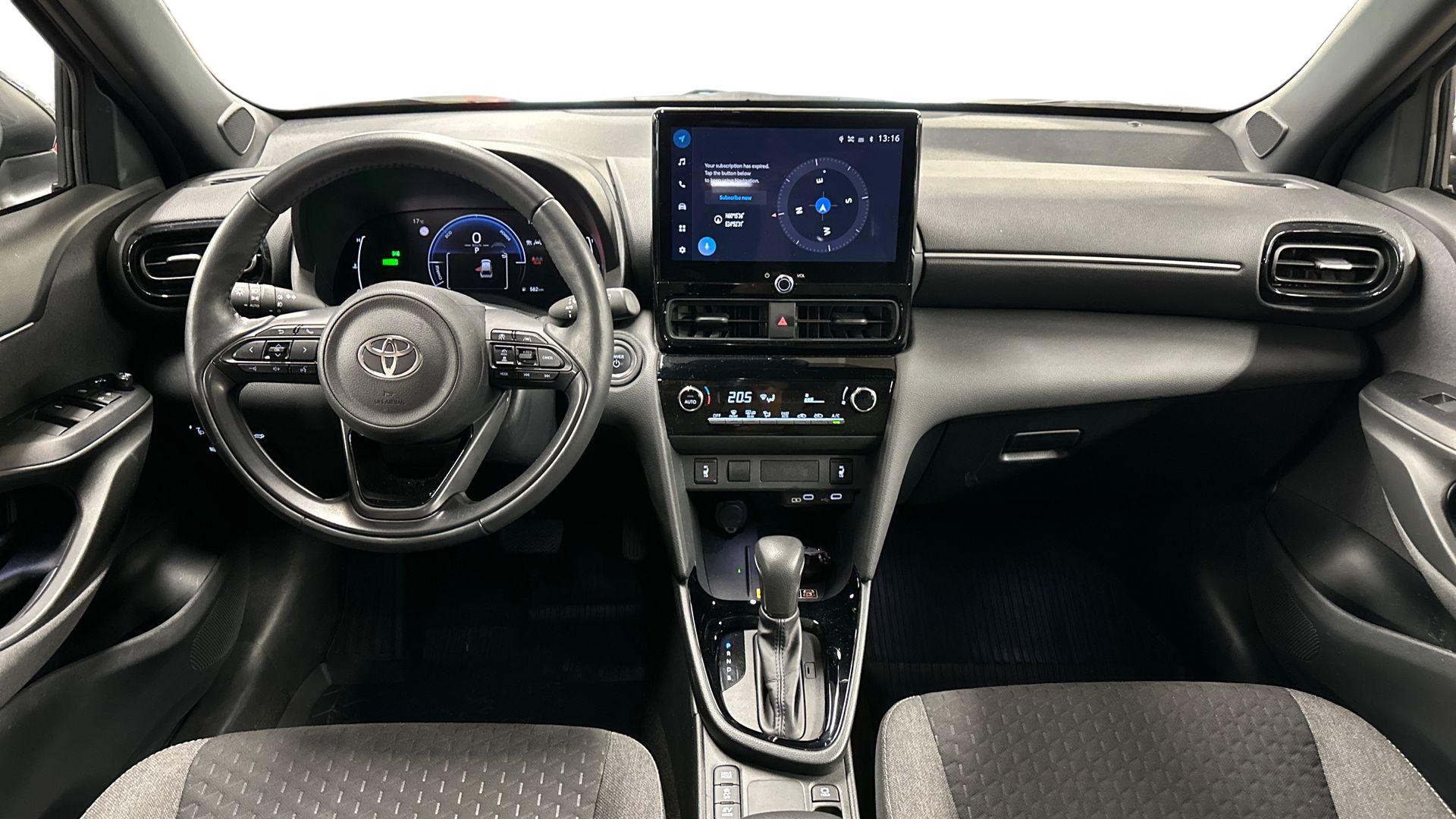 Toyota Yaris Cross 12
