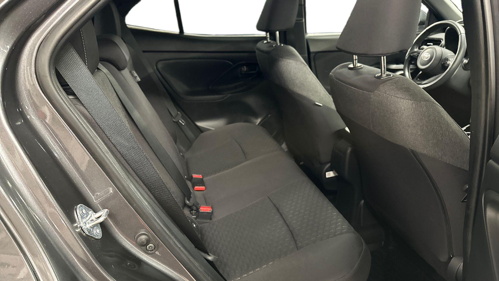 Toyota Yaris Cross 18