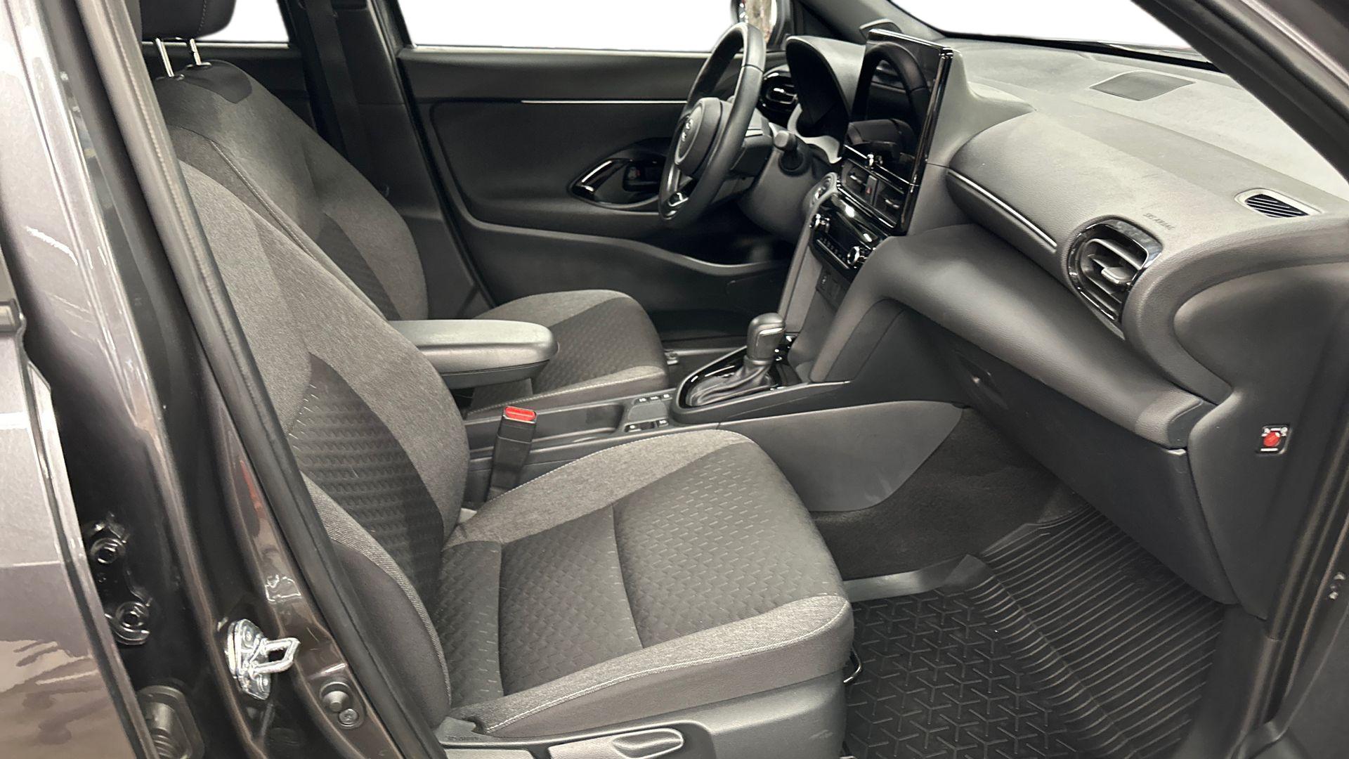 Toyota Yaris Cross 19