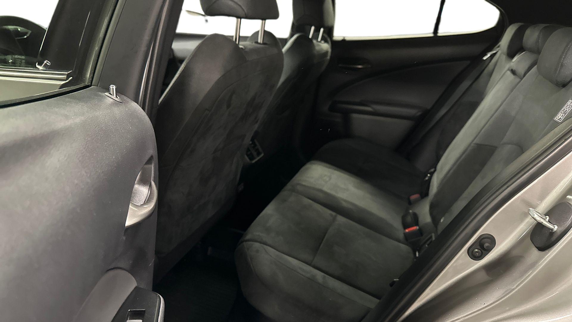 Lexus UX 11