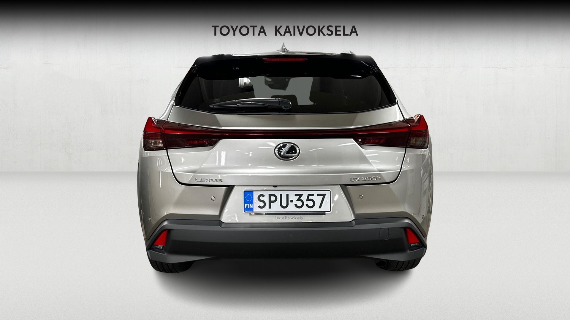Lexus UX 6