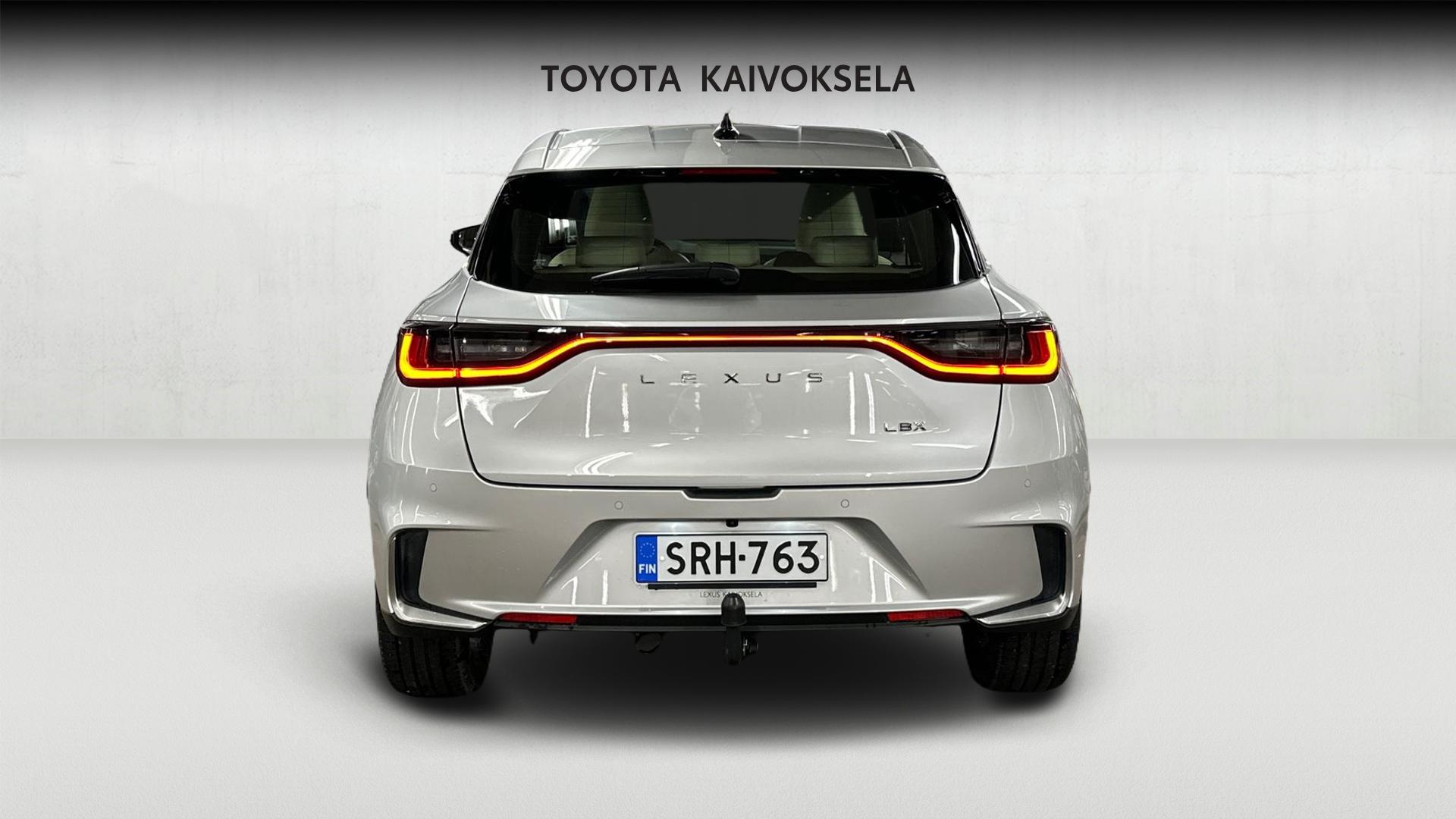 Lexus LBX 2024