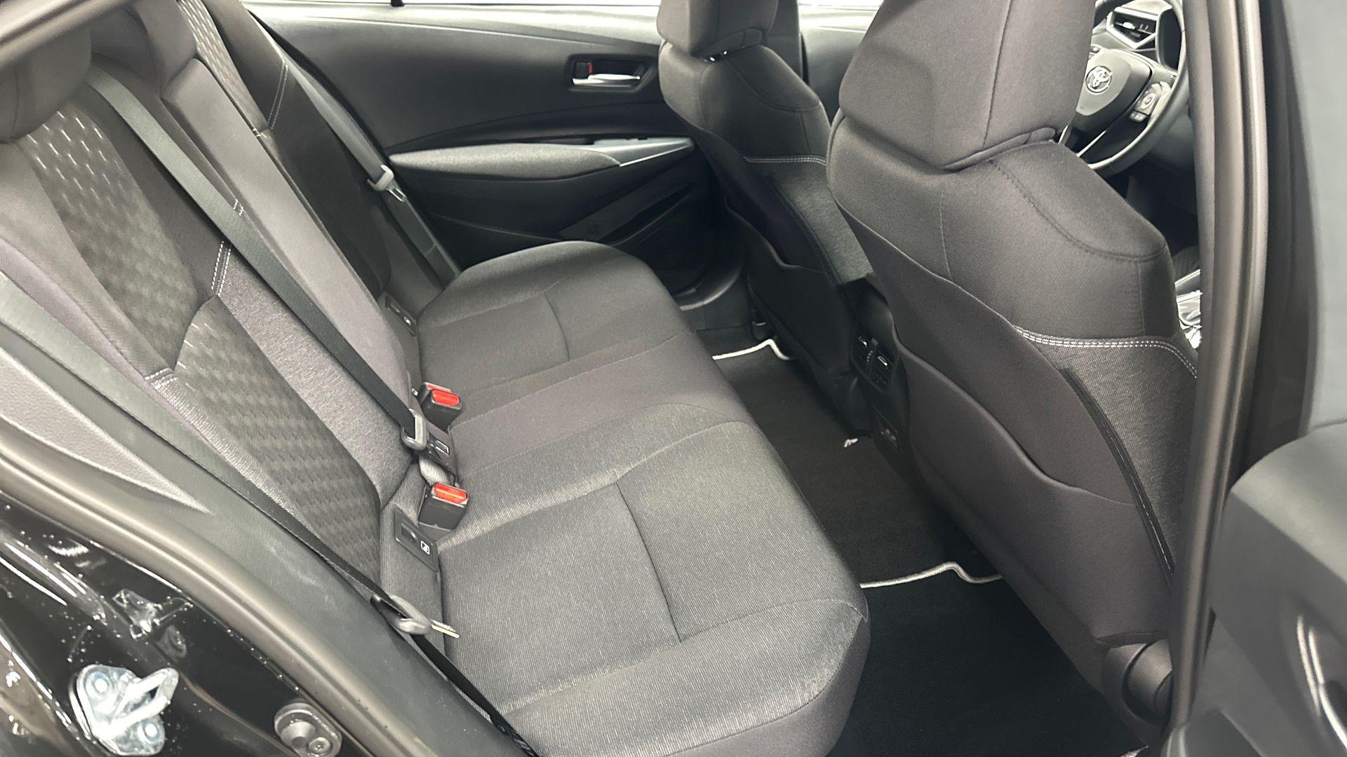 Toyota Corolla 16