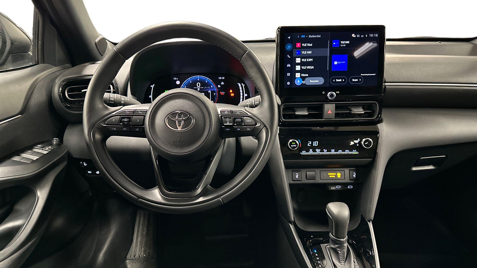 Toyota Yaris Cross 13