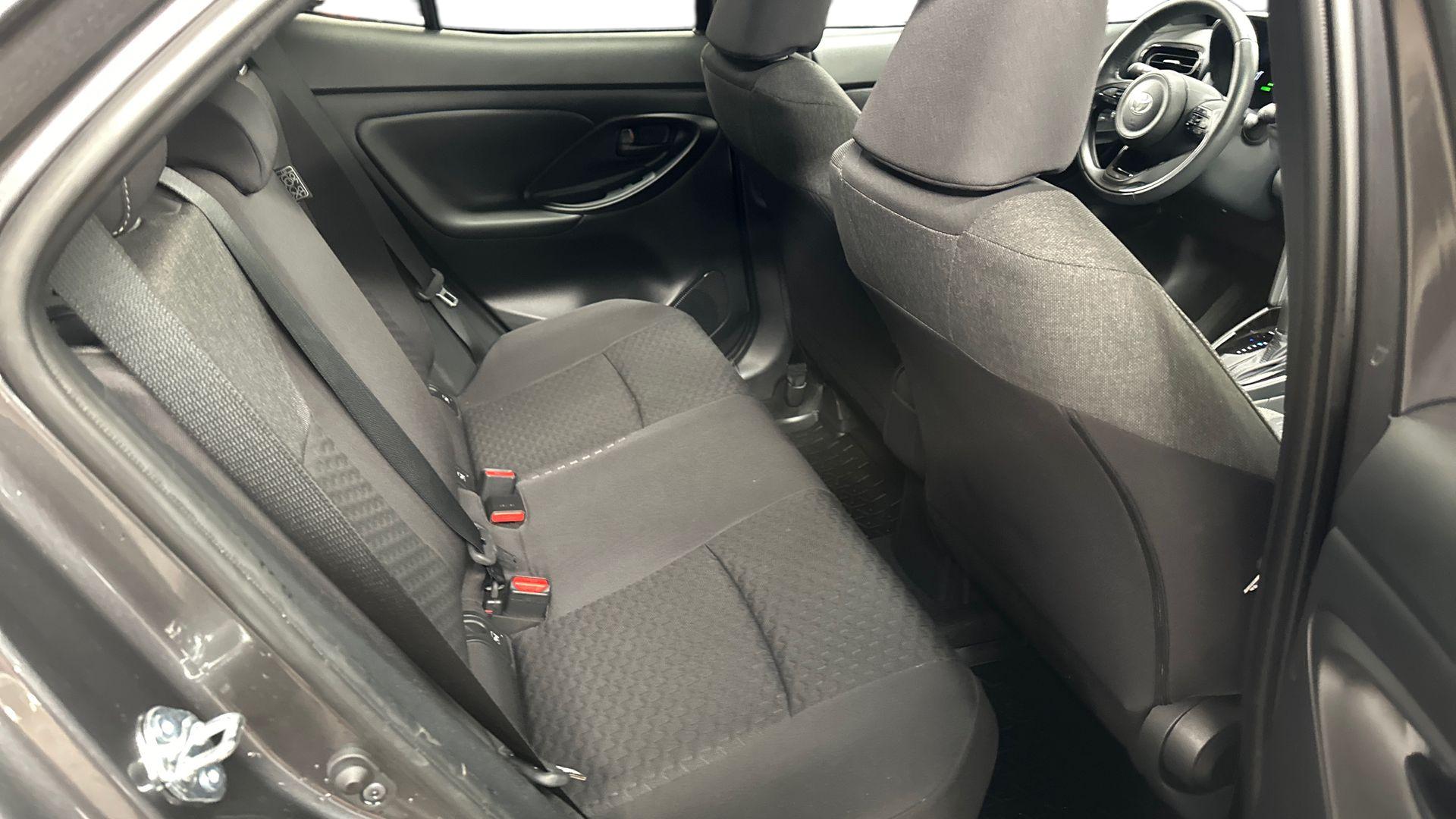 Toyota Yaris Cross 18