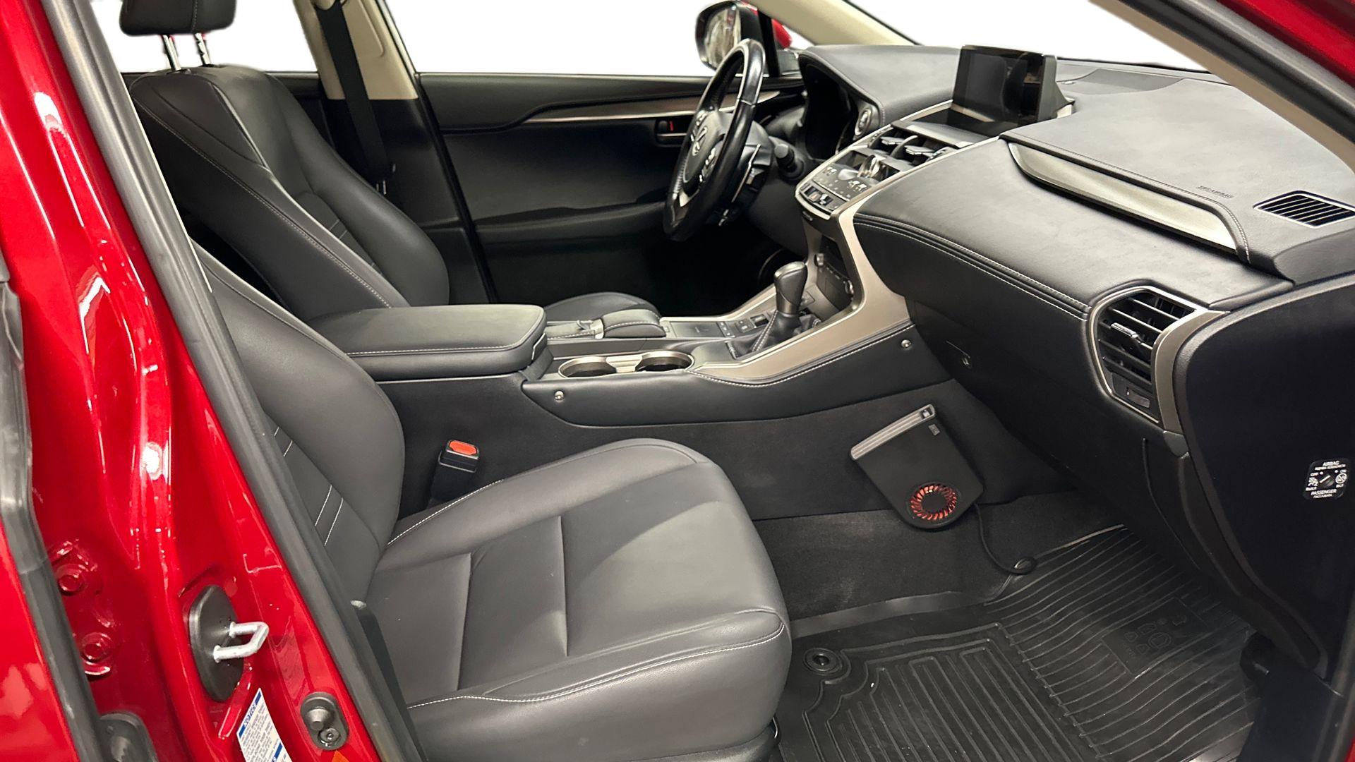 Lexus NX 2022