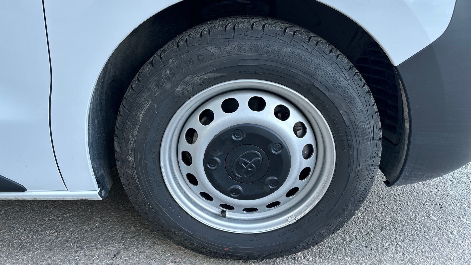 TOYOTA Proace 2025