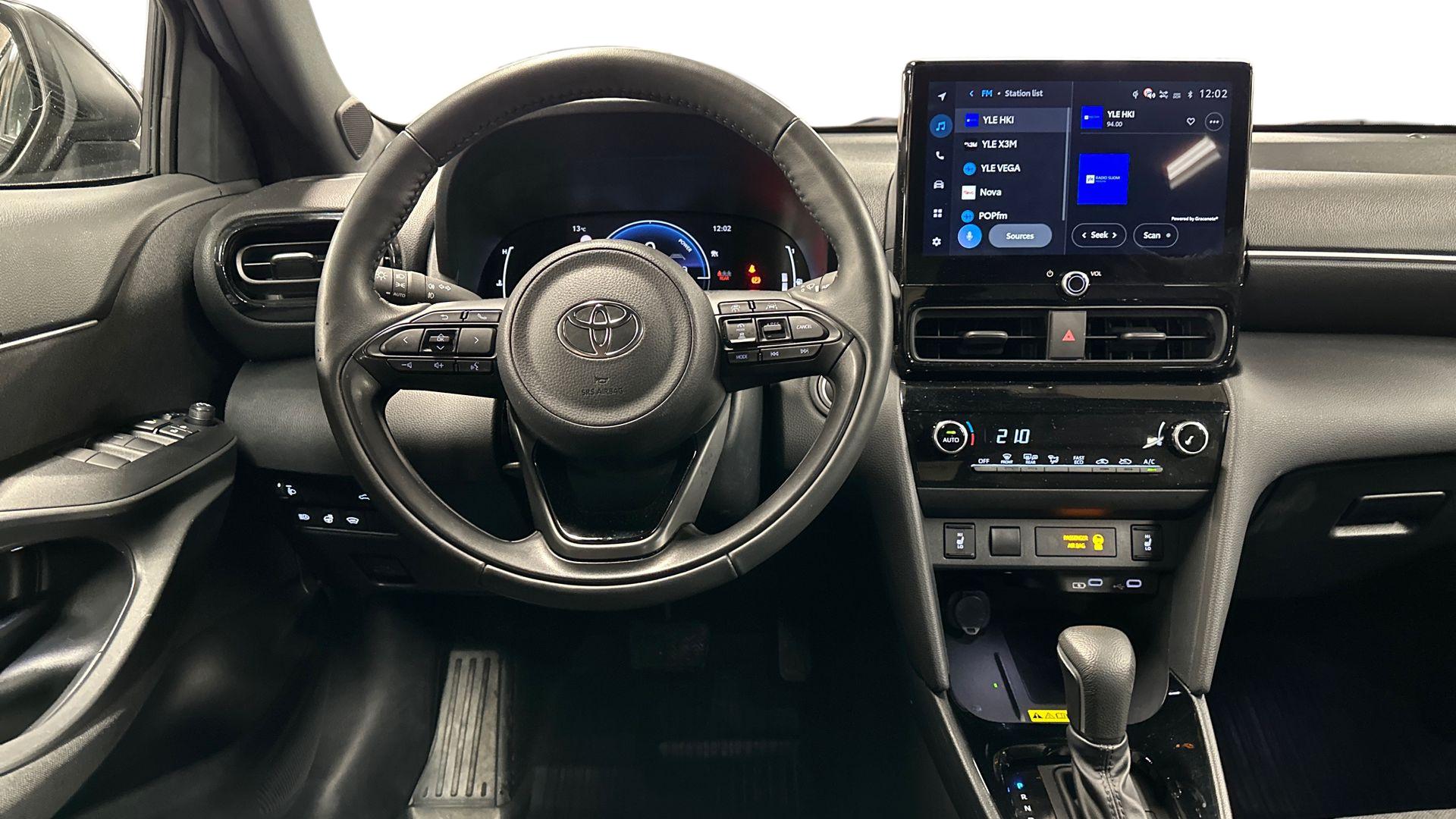 TOYOTA Yaris Cross 2025