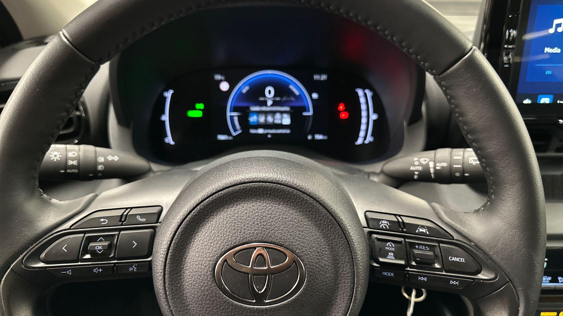 Toyota Yaris 14