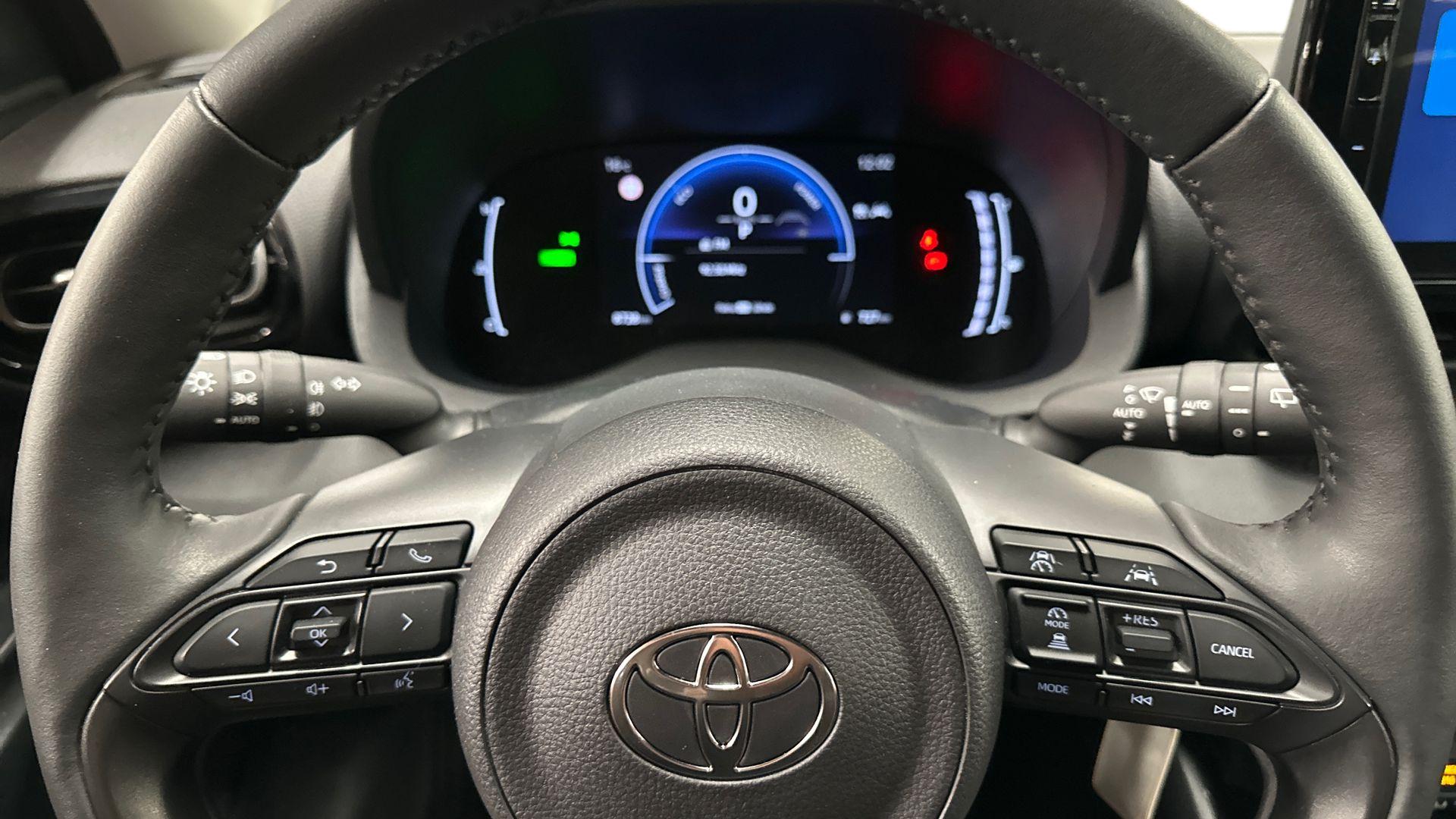 Toyota Yaris 14