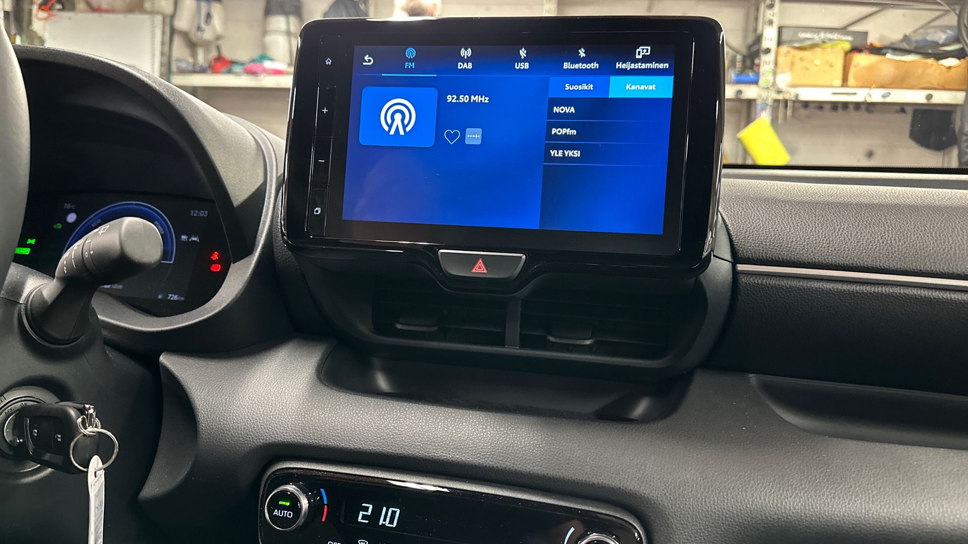 Toyota Yaris 16