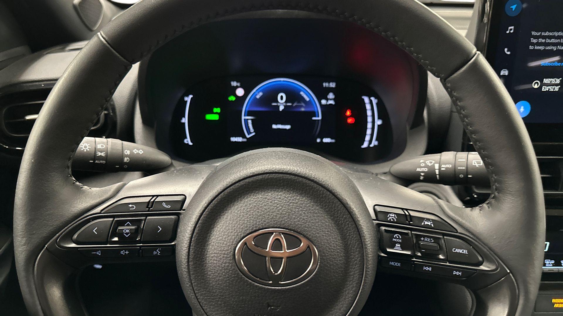 Toyota Yaris Cross 12