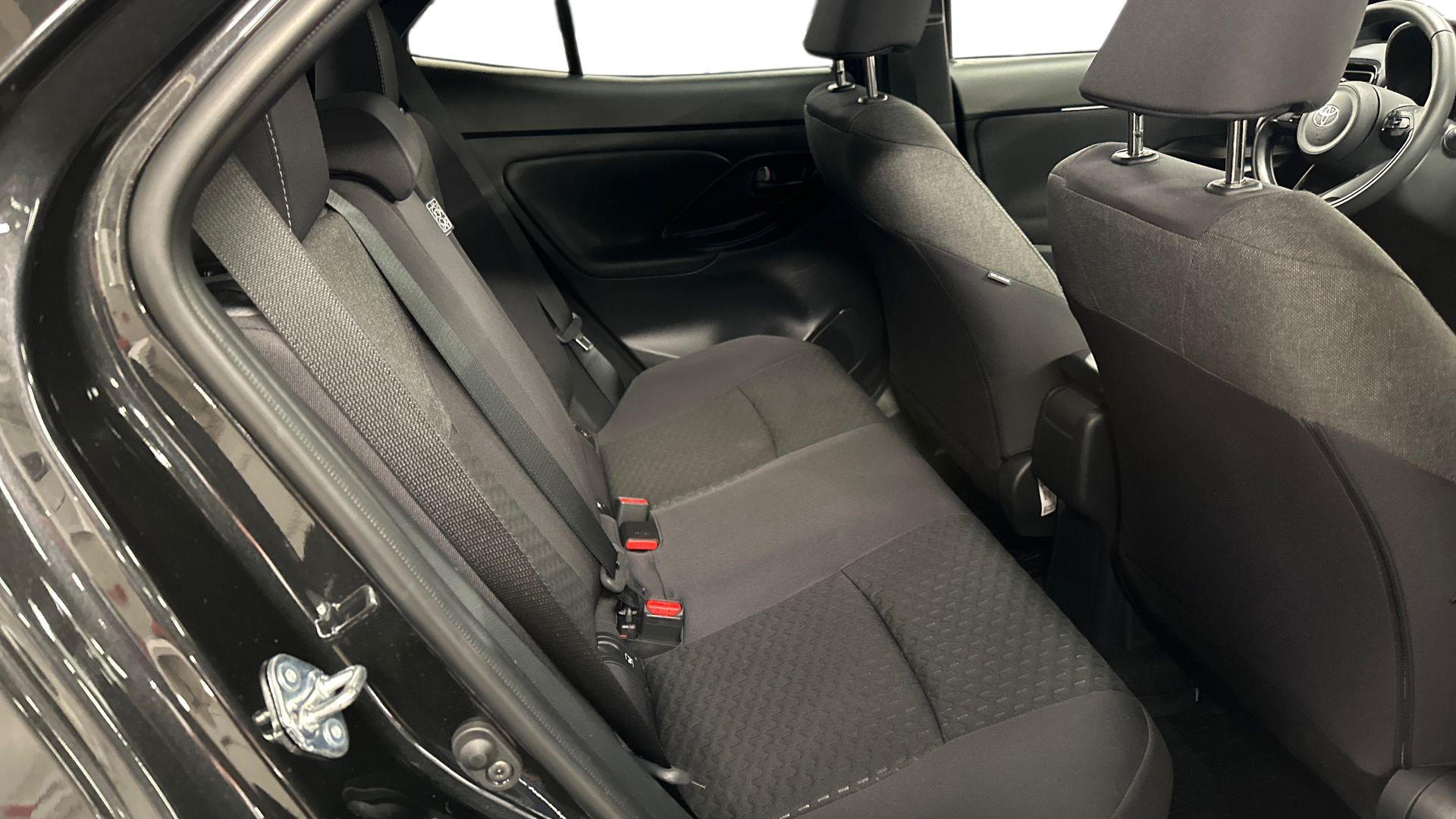 Toyota Yaris Cross 16