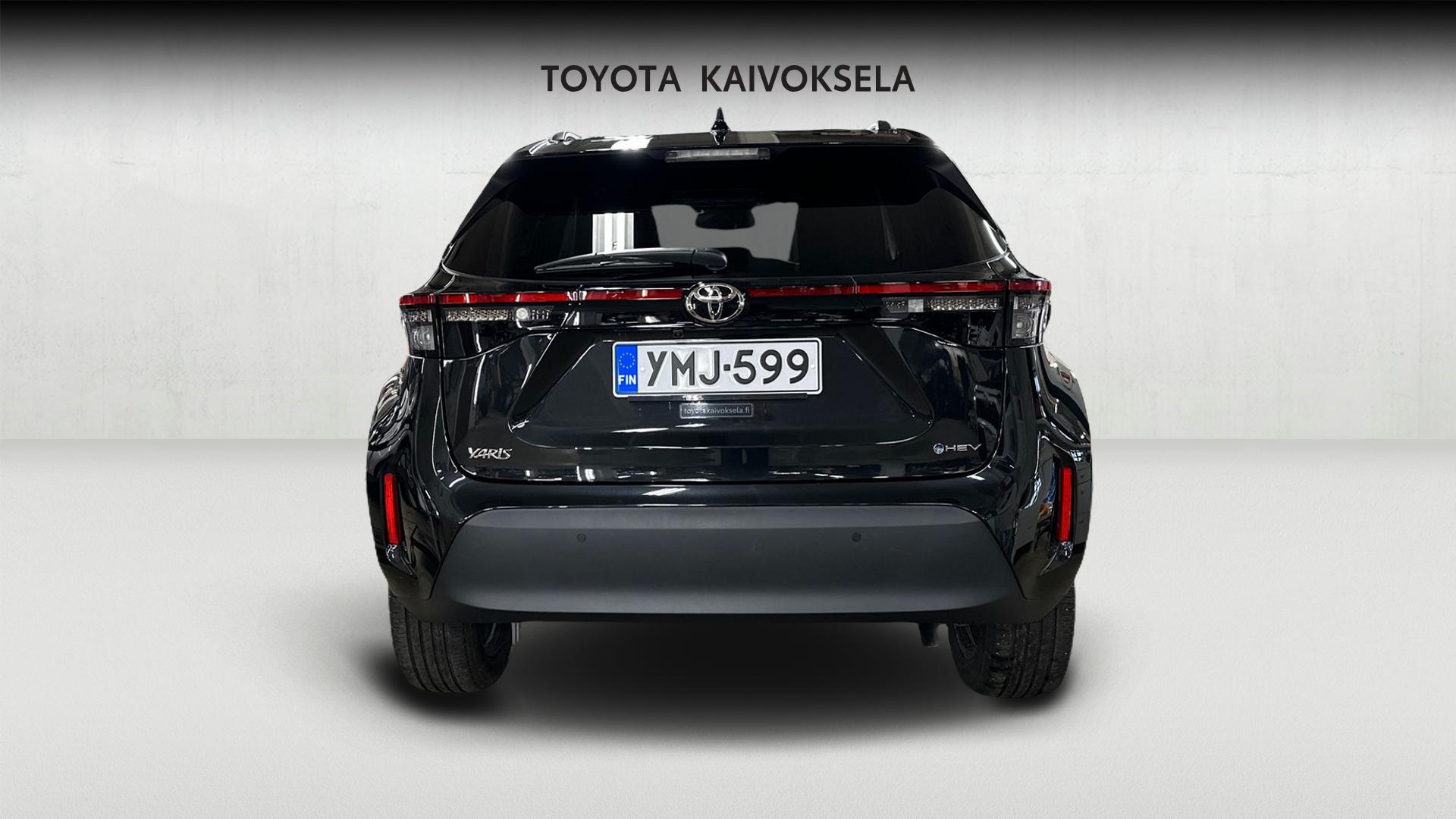 Toyota Yaris Cross 4
