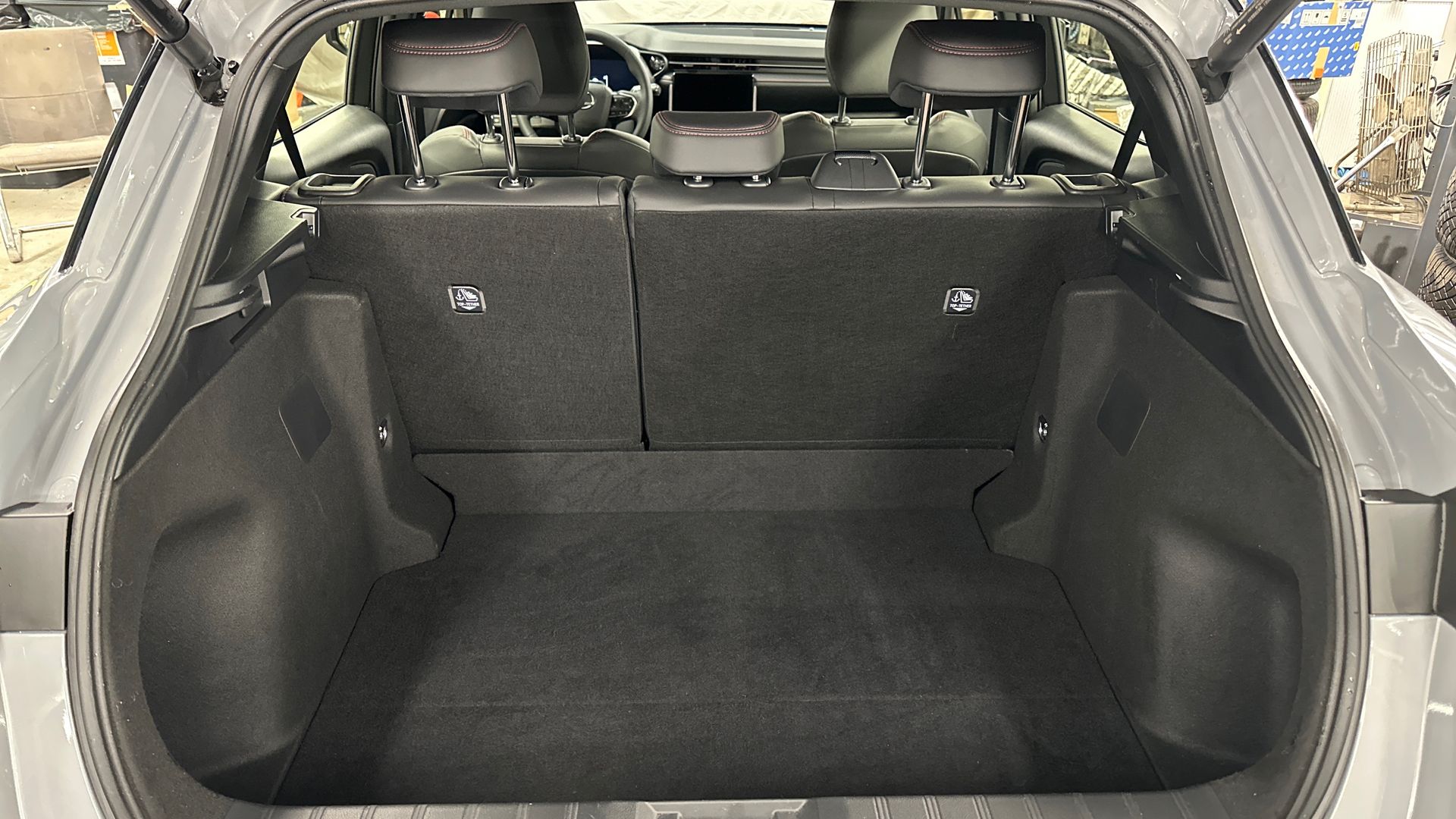 Lexus LBX 17