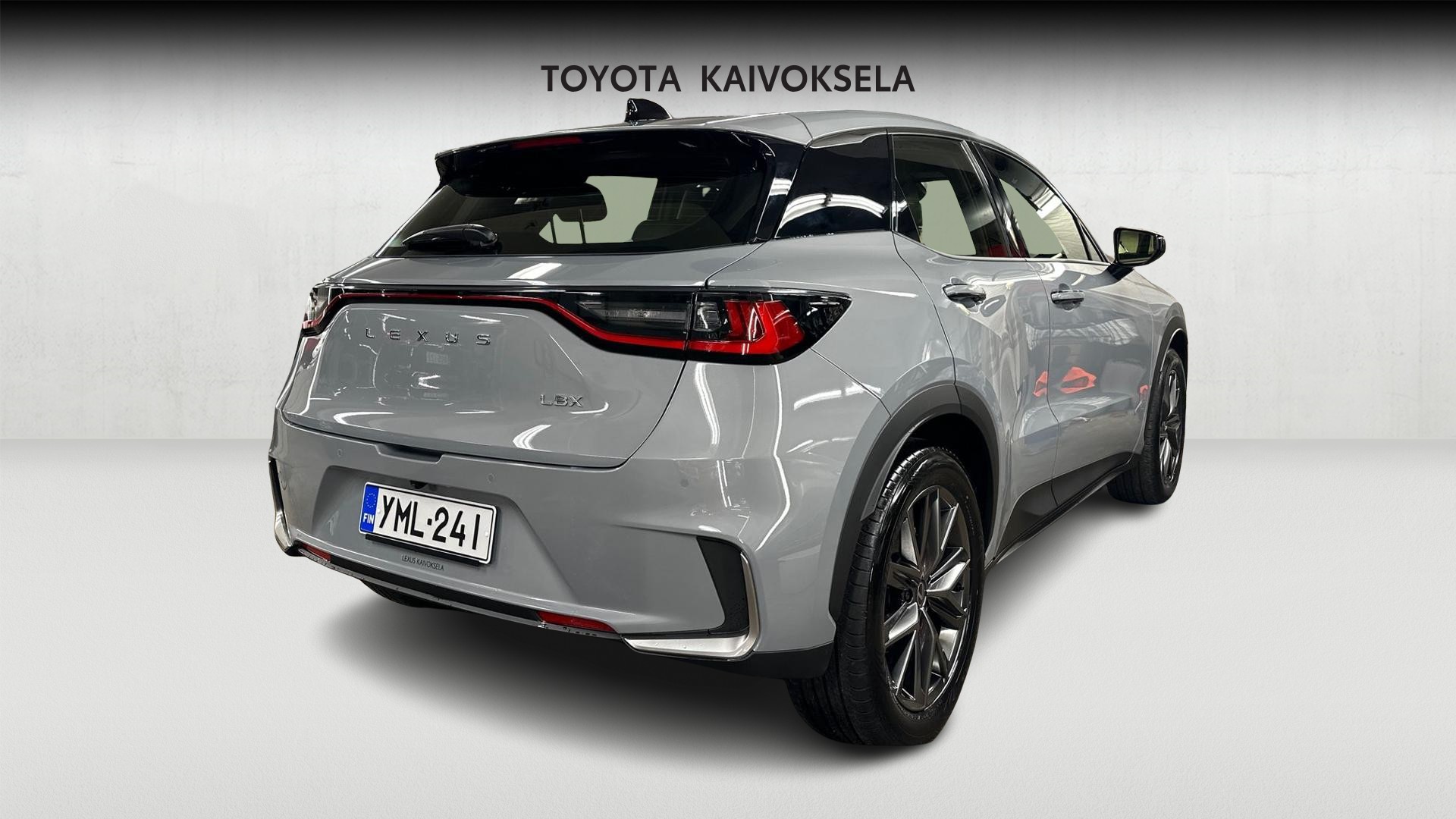 Lexus LBX 7