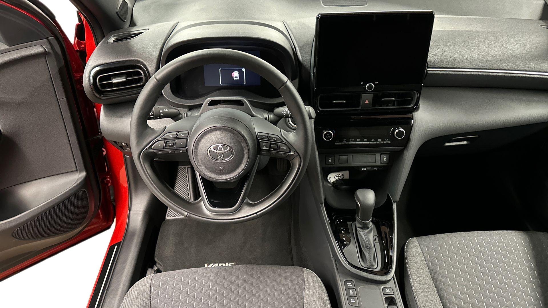 Toyota Yaris Cross 13