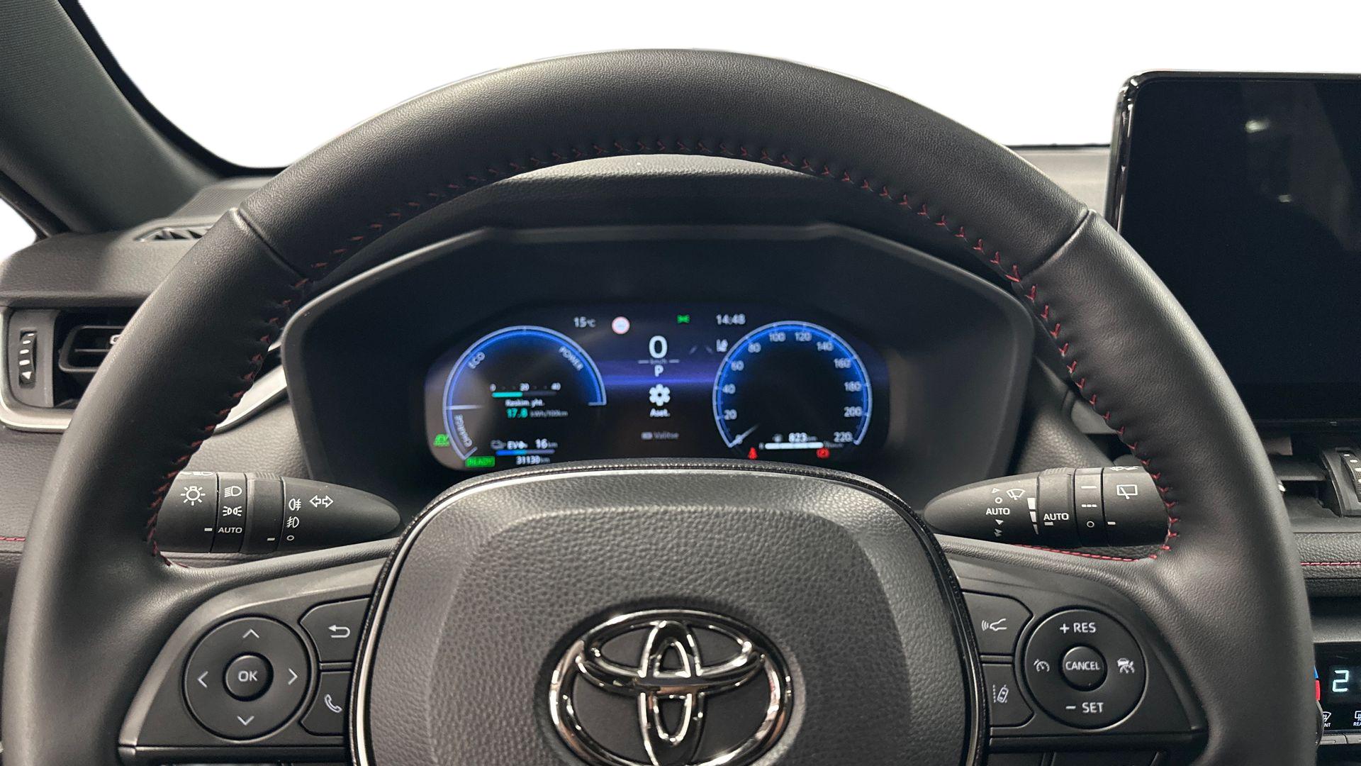 Toyota RAV4 Plug-in 14