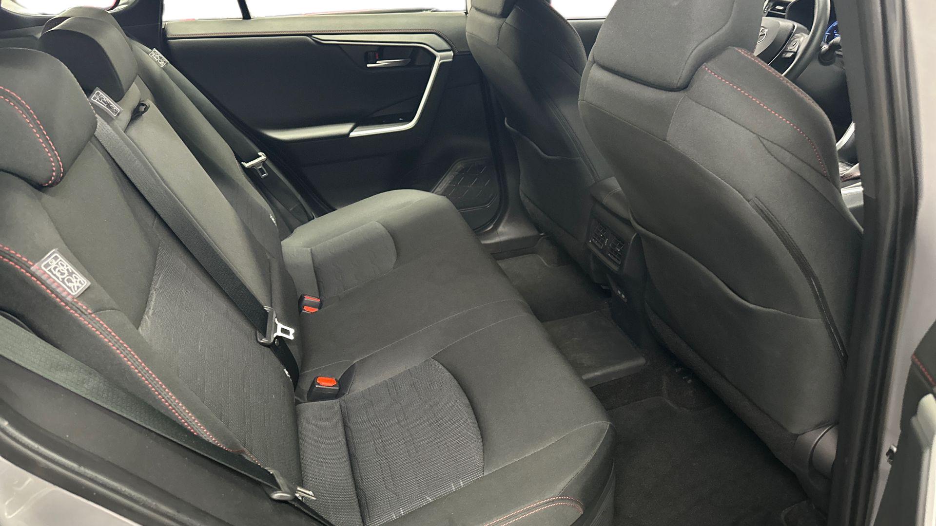 Toyota RAV4 Plug-in 18