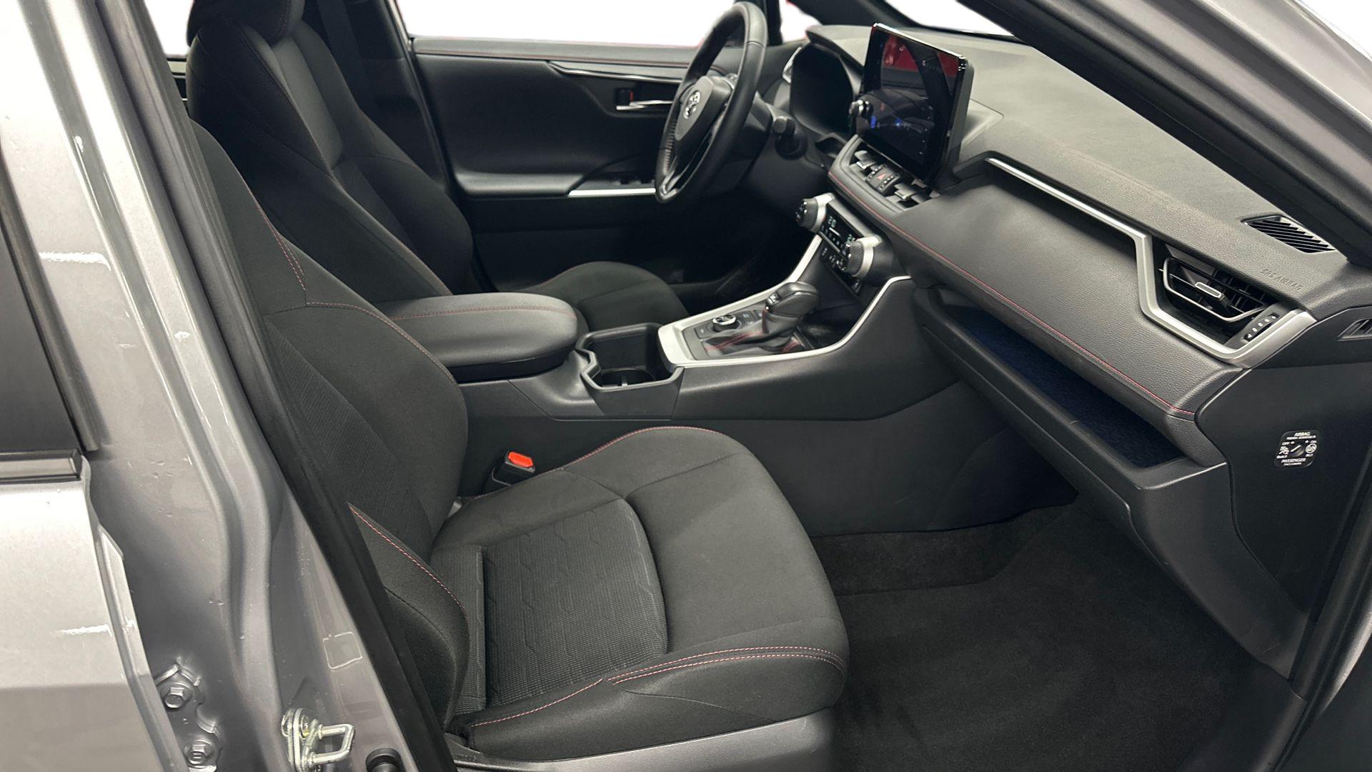 Toyota RAV4 Plug-in 19