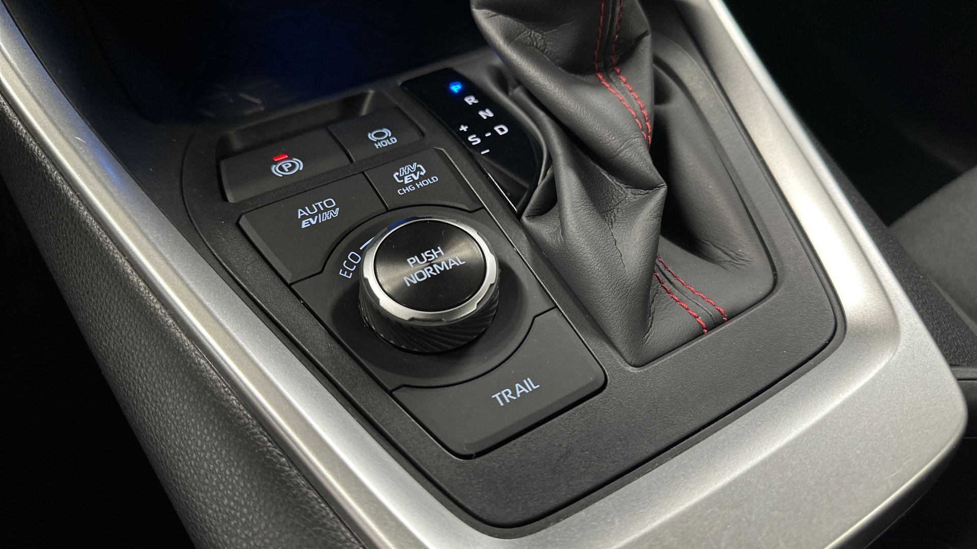 Toyota RAV4 Plug-in 22