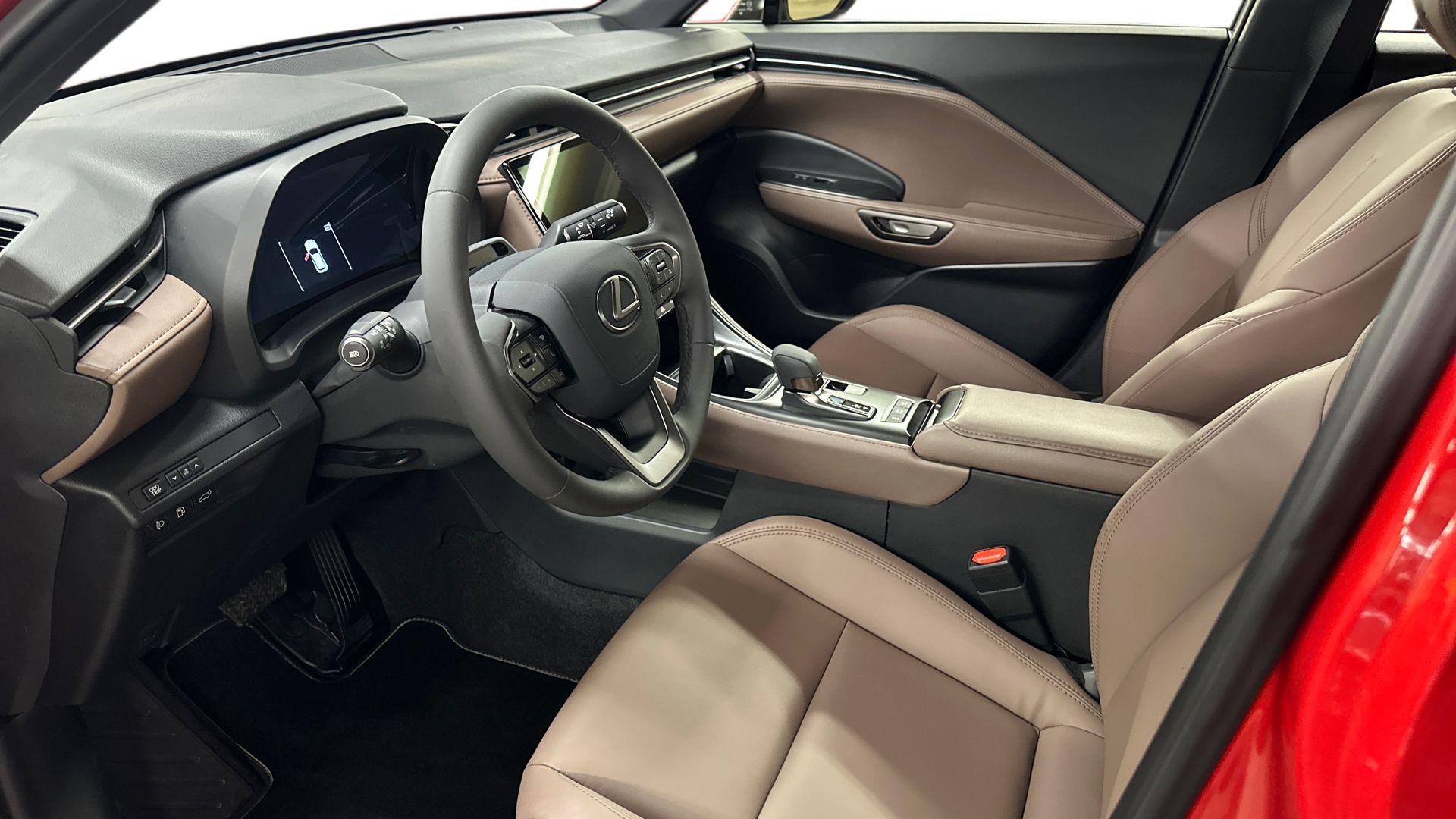 LEXUS LBX 8