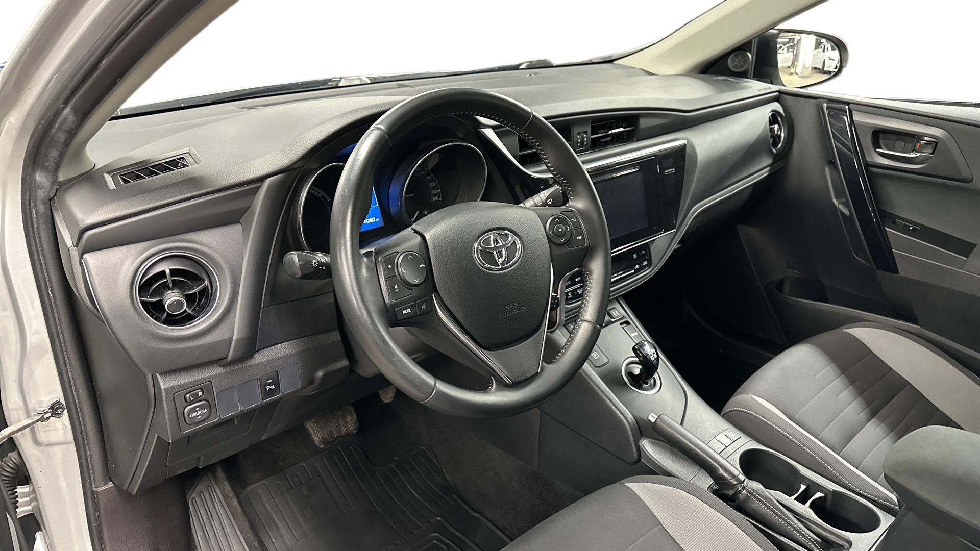 Toyota Auris 2016