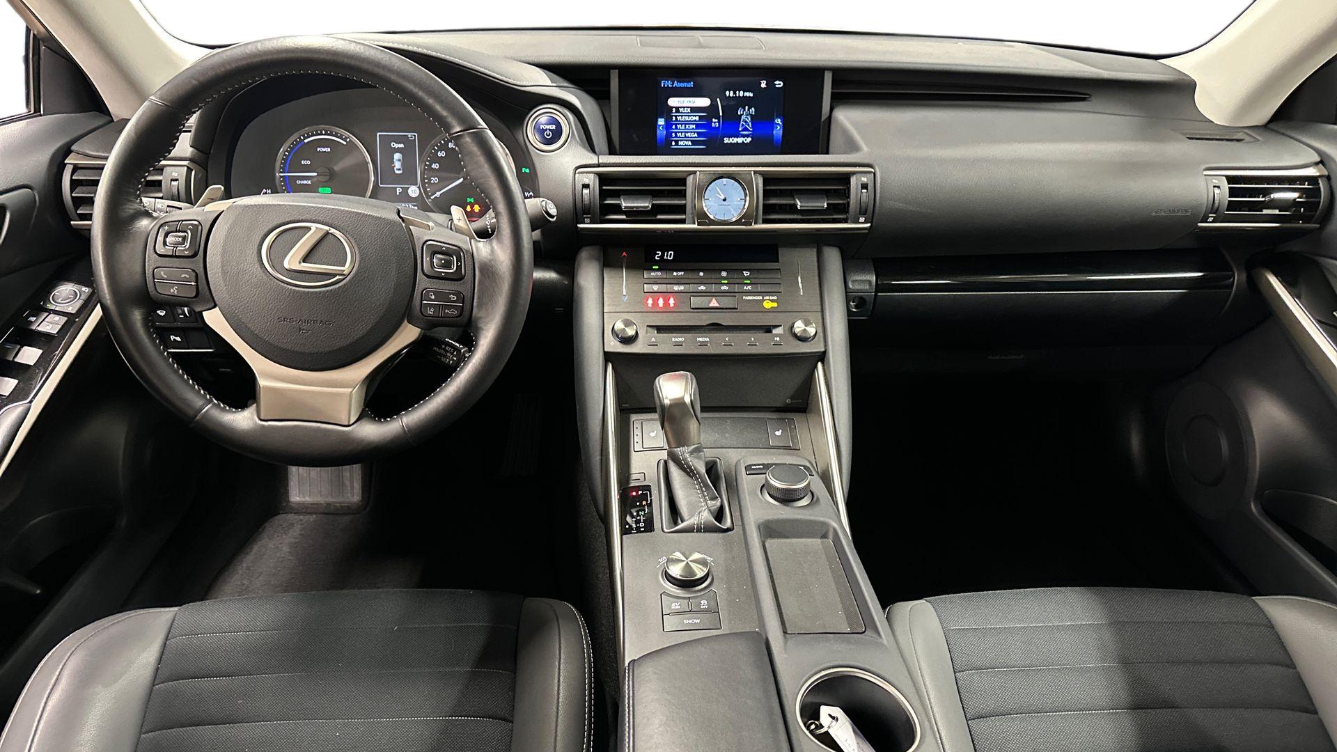 Lexus IS 2020