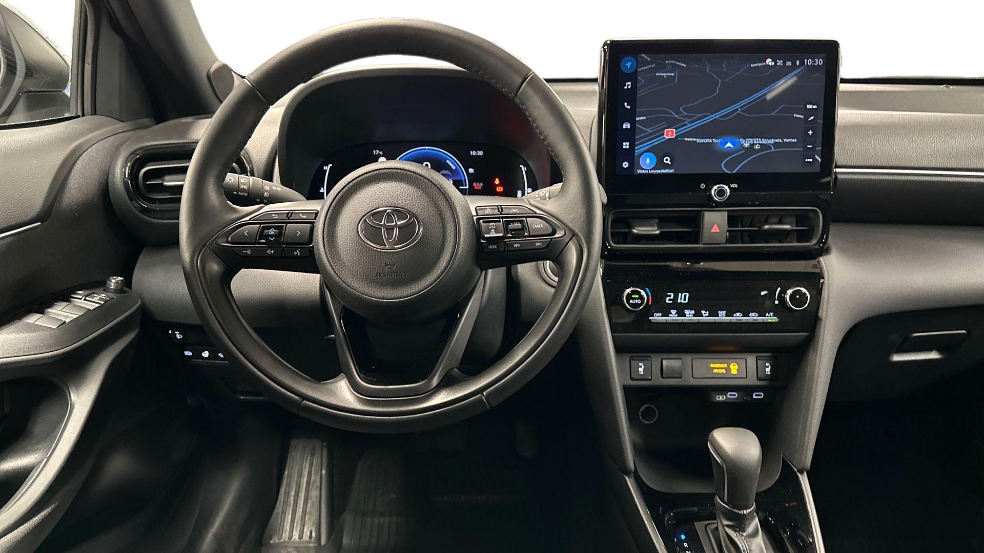 Toyota Yaris Cross 13