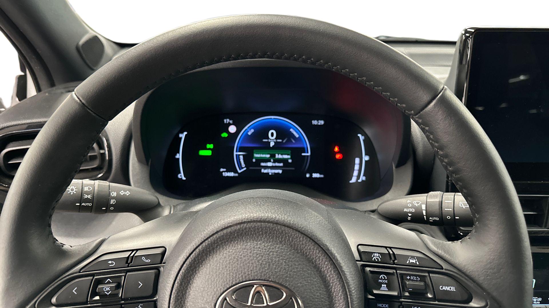 Toyota Yaris Cross 14