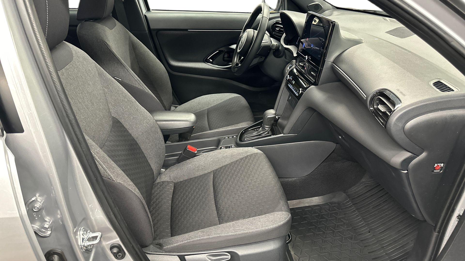 Toyota Yaris Cross 19