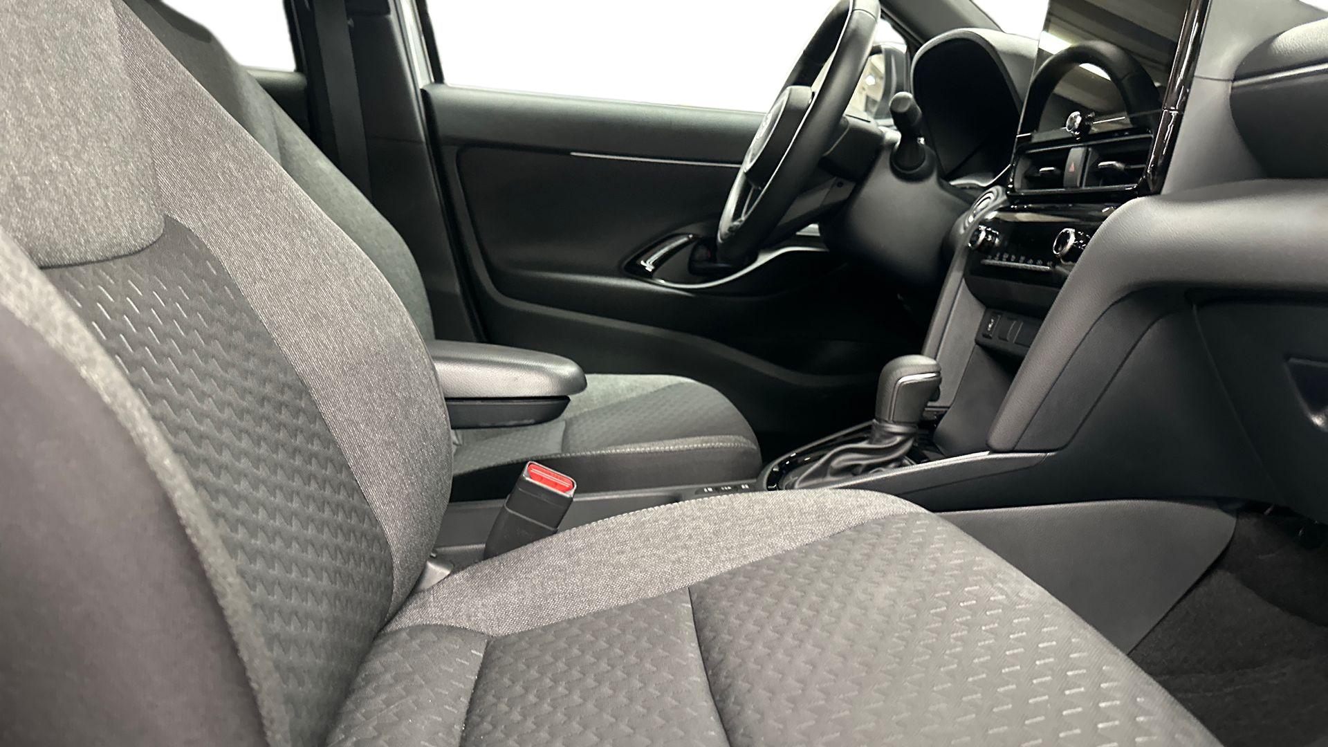 Toyota Yaris Cross 19