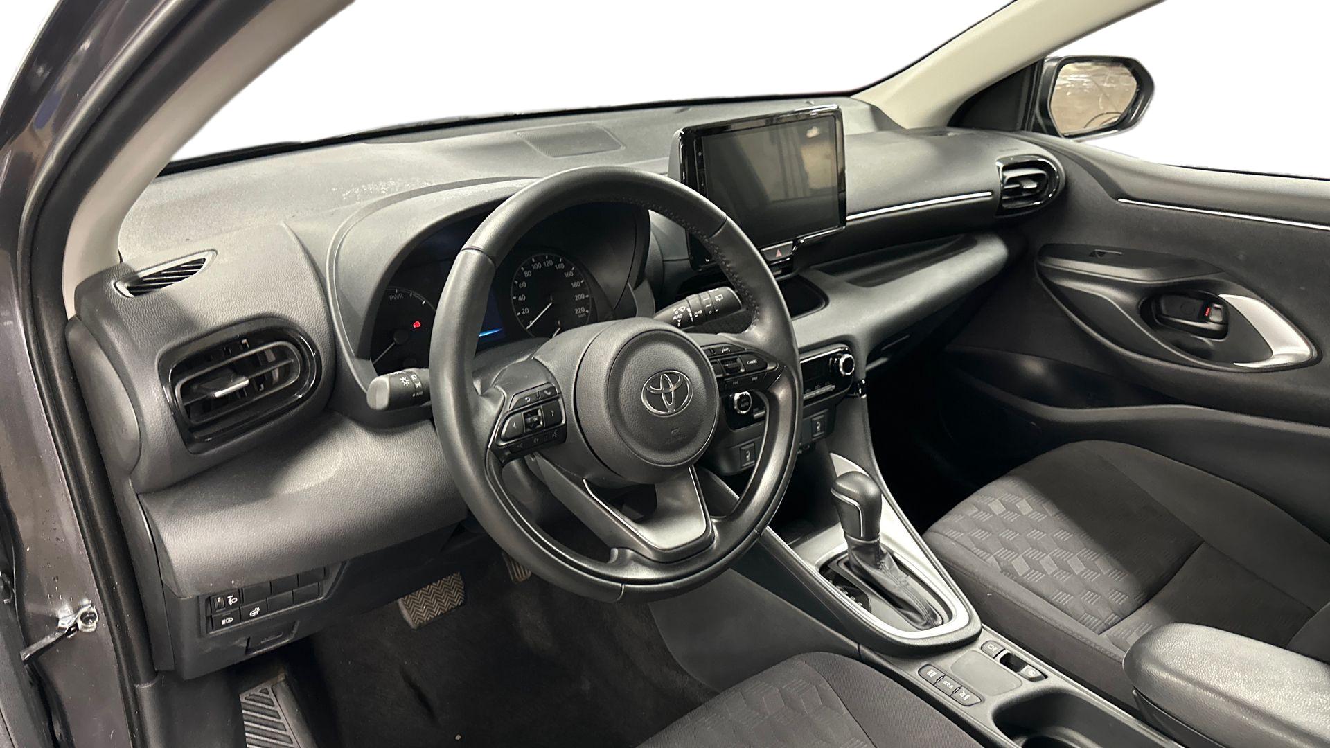 Toyota Yaris 12
