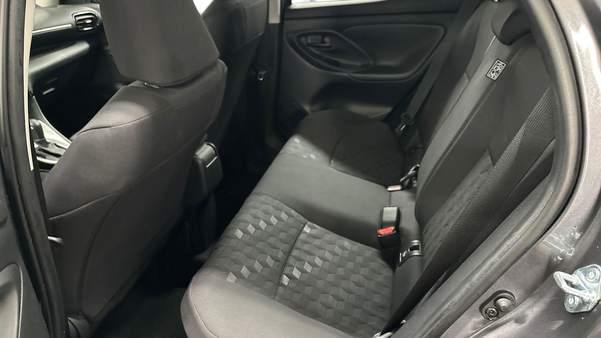 Toyota Yaris 13