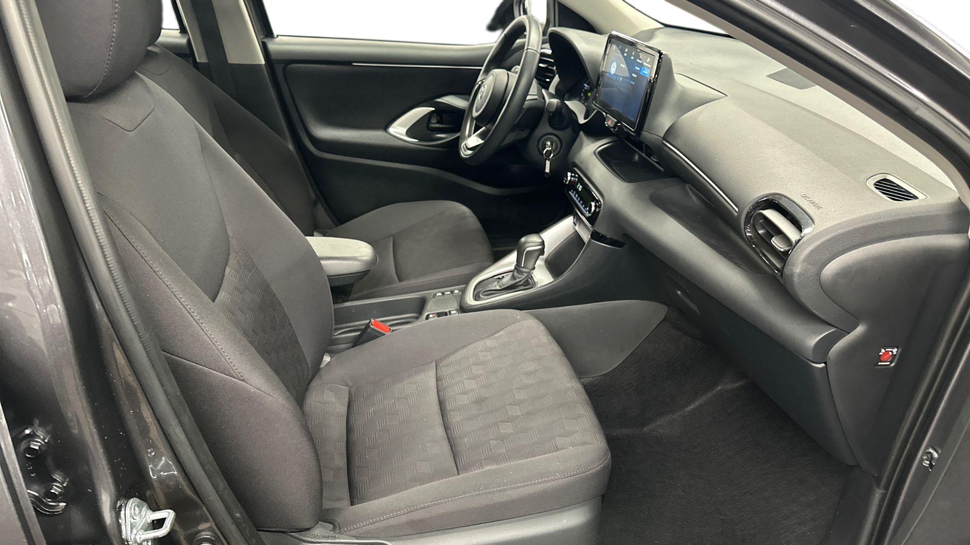 Toyota Yaris 21