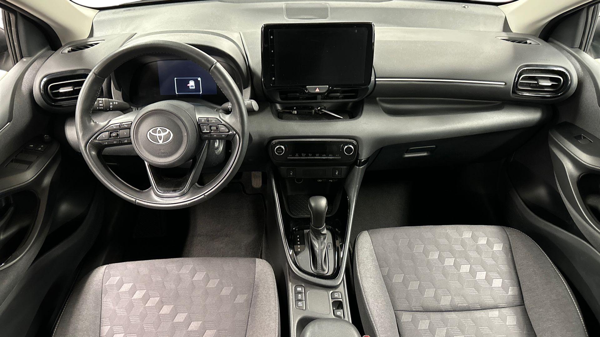 Toyota Yaris 12