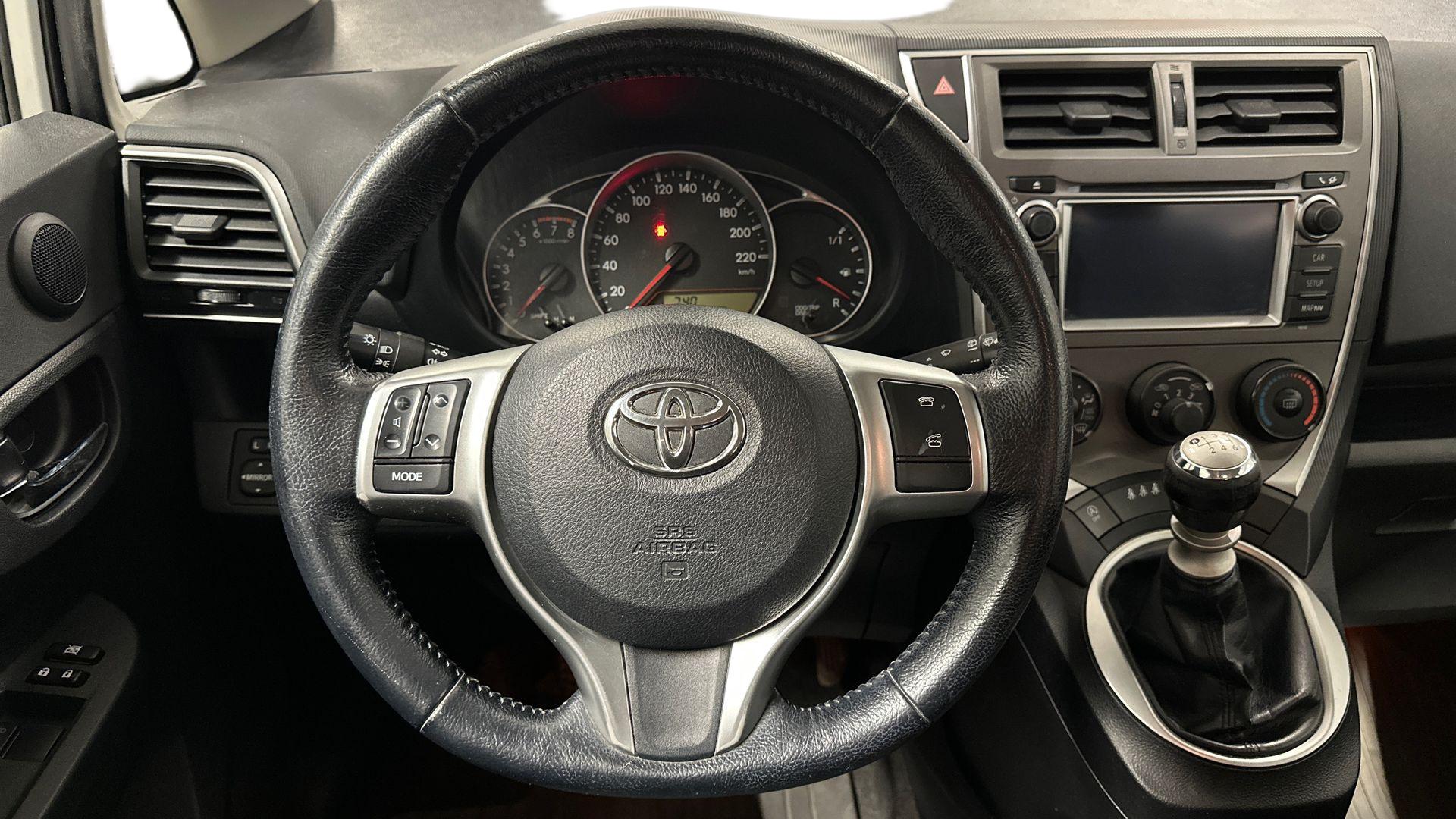 Toyota Verso-S 2011
