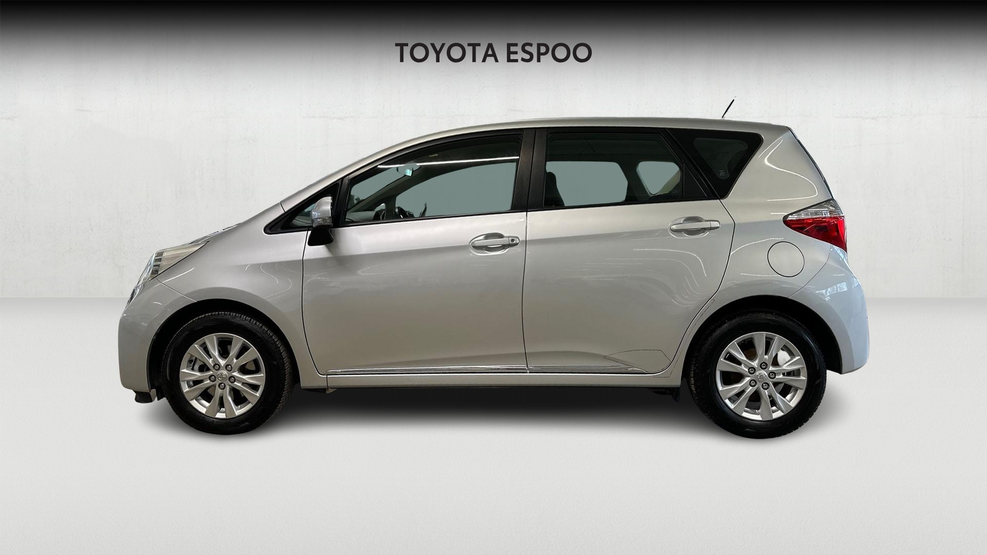 Toyota Verso-S 2011