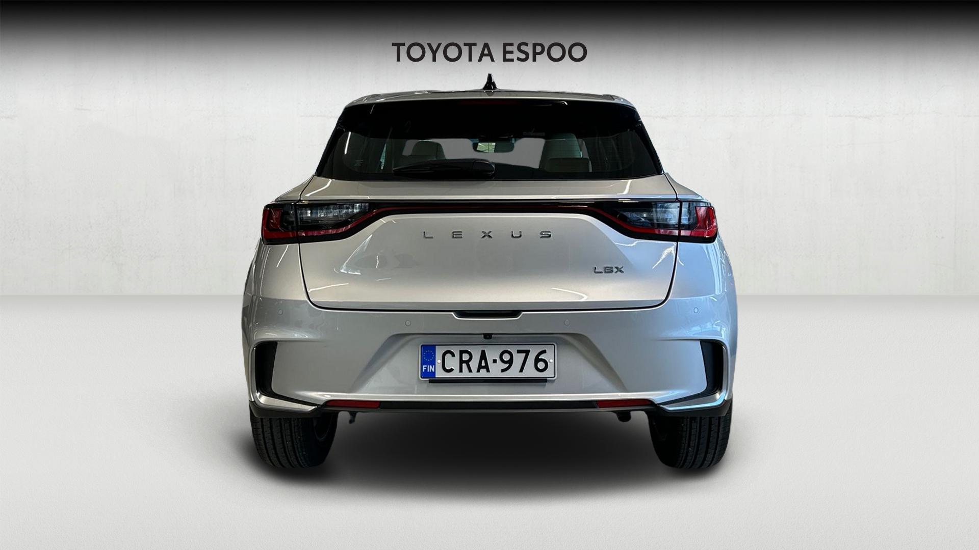 Lexus LBX 2024