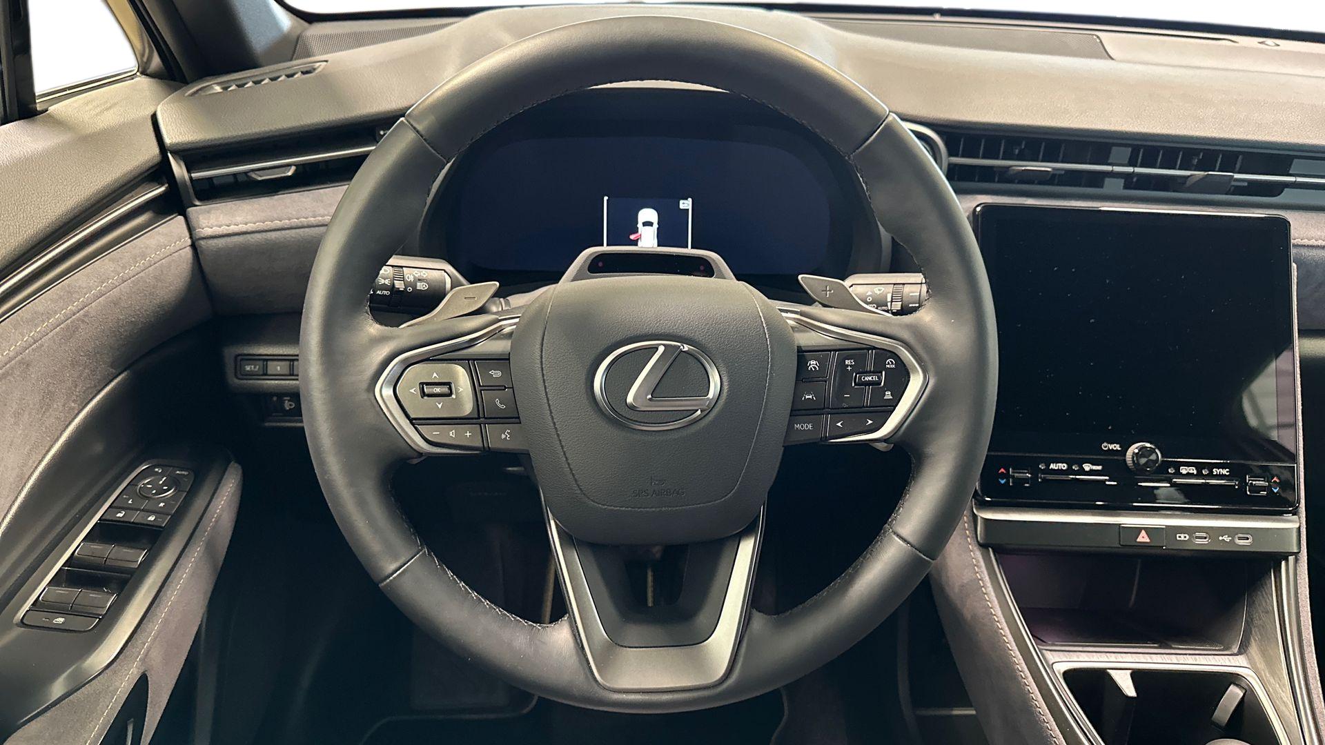 Lexus LBX 2025