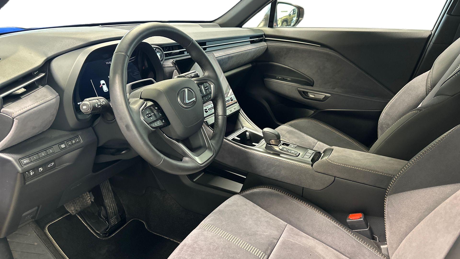 Lexus LBX 2025