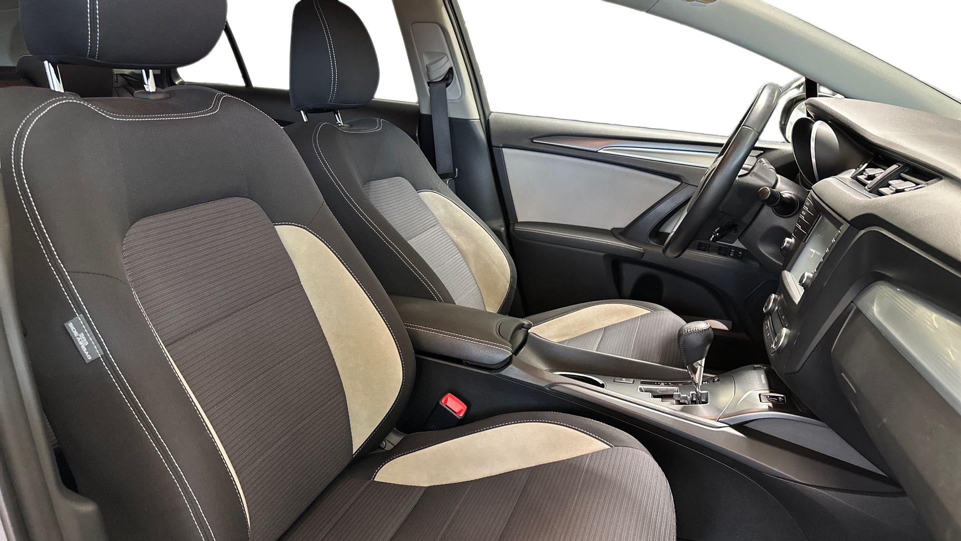Toyota Avensis 2016