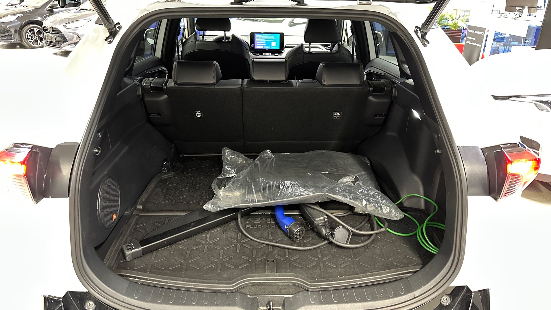 Toyota RAV4 Plug-in 2023