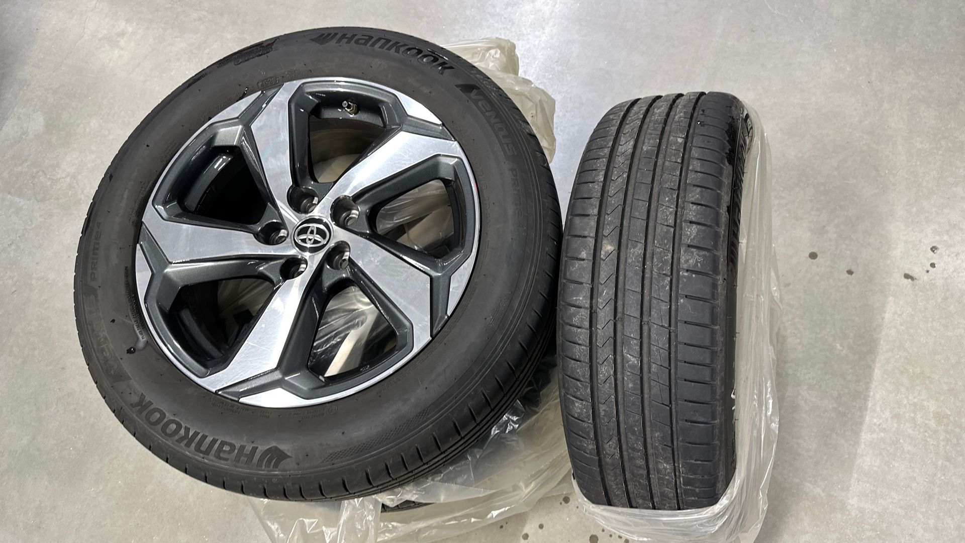 Toyota RAV4 Plug-in 2023