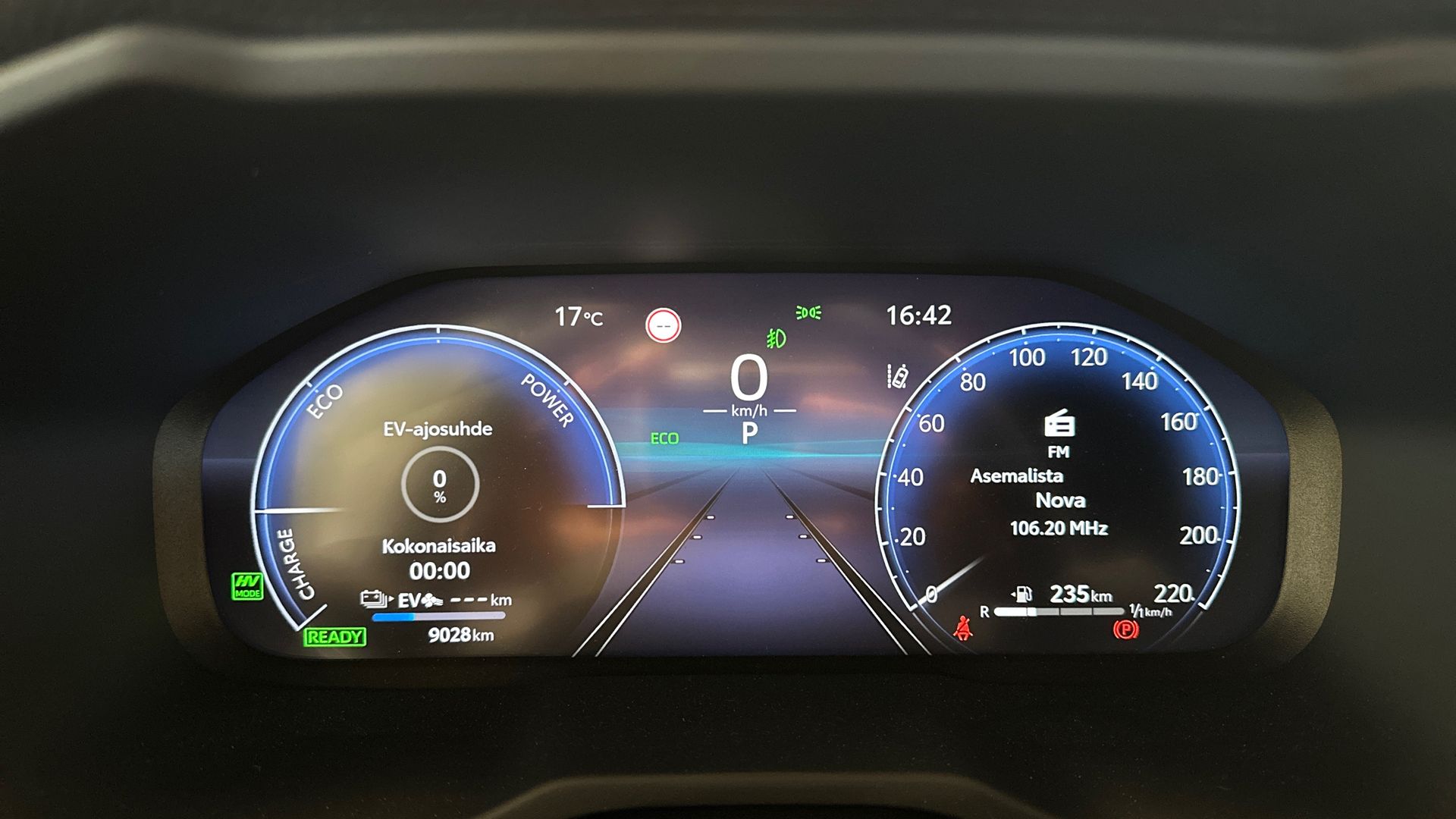 Toyota RAV4 Plug-in 2025