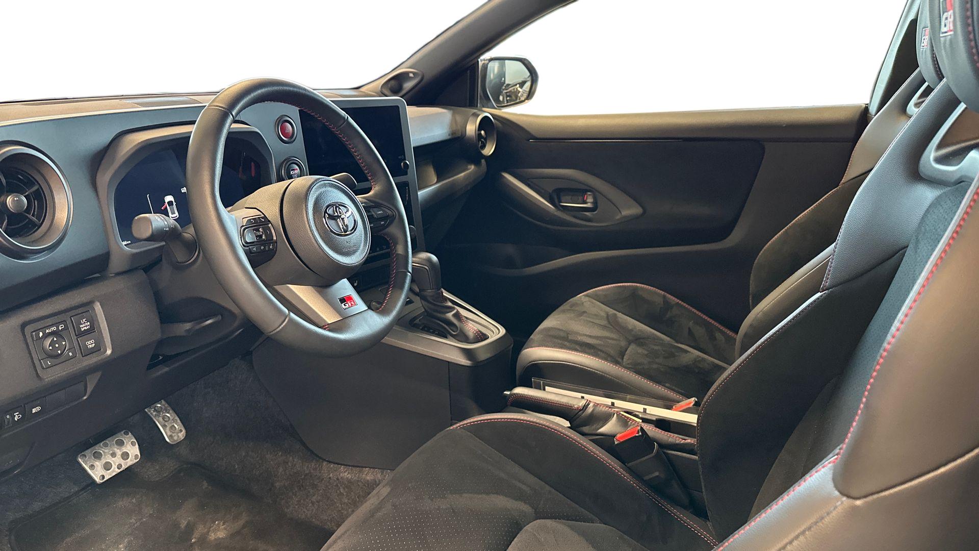 TOYOTA GR Yaris 2024