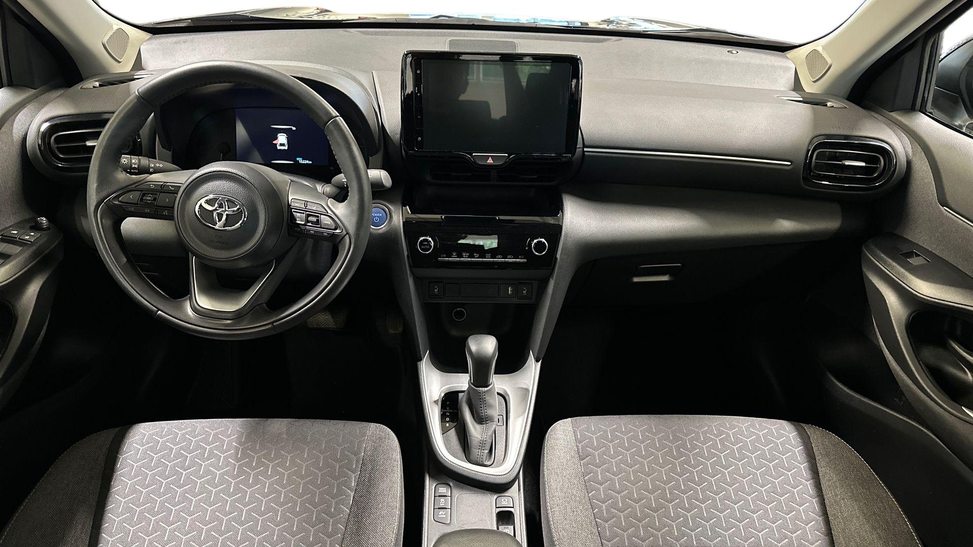 TOYOTA Yaris Cross 2024