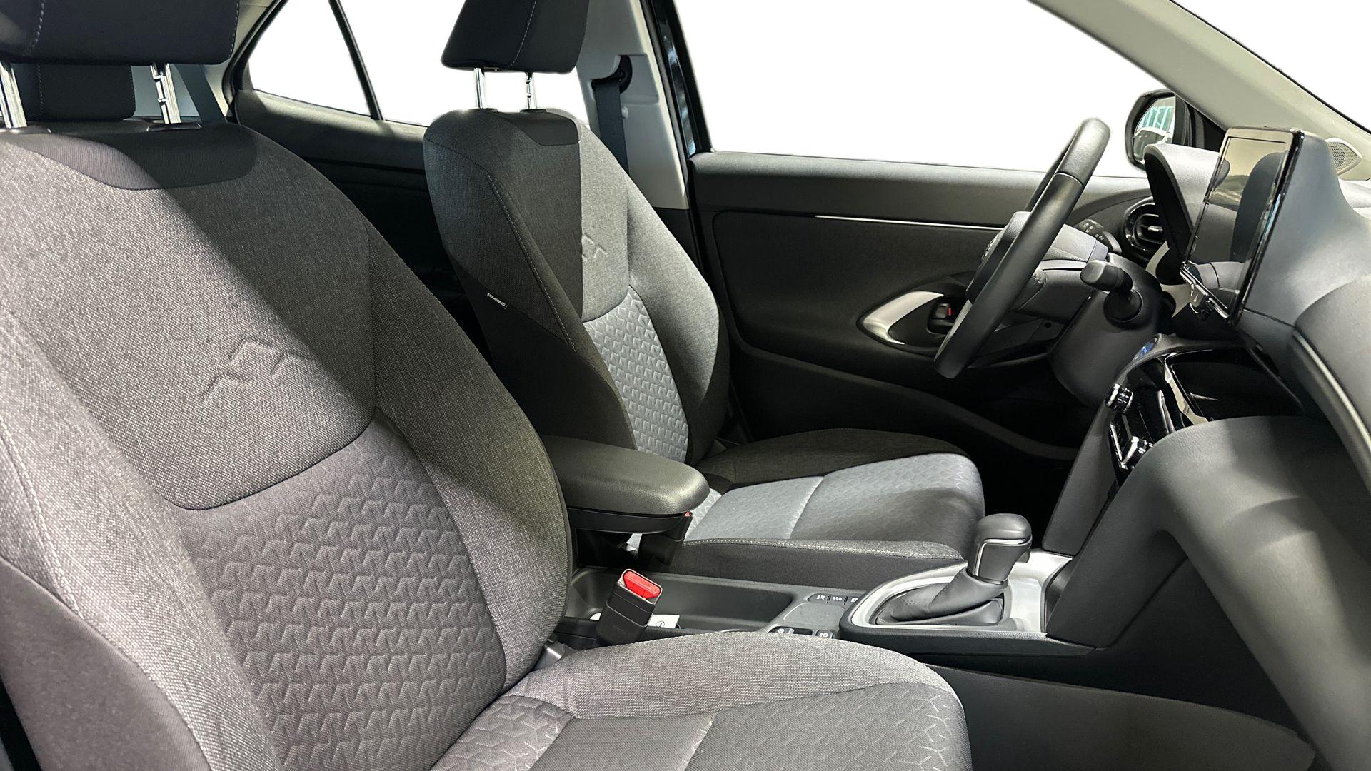 TOYOTA Yaris Cross 2024